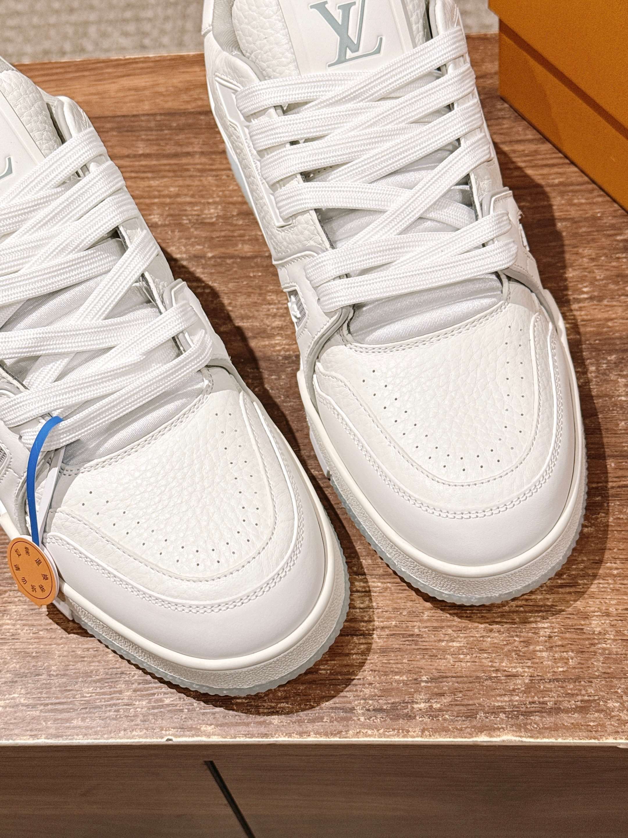 Louis Vuitton White Grained Calf Leather LV Trainer Sneakers