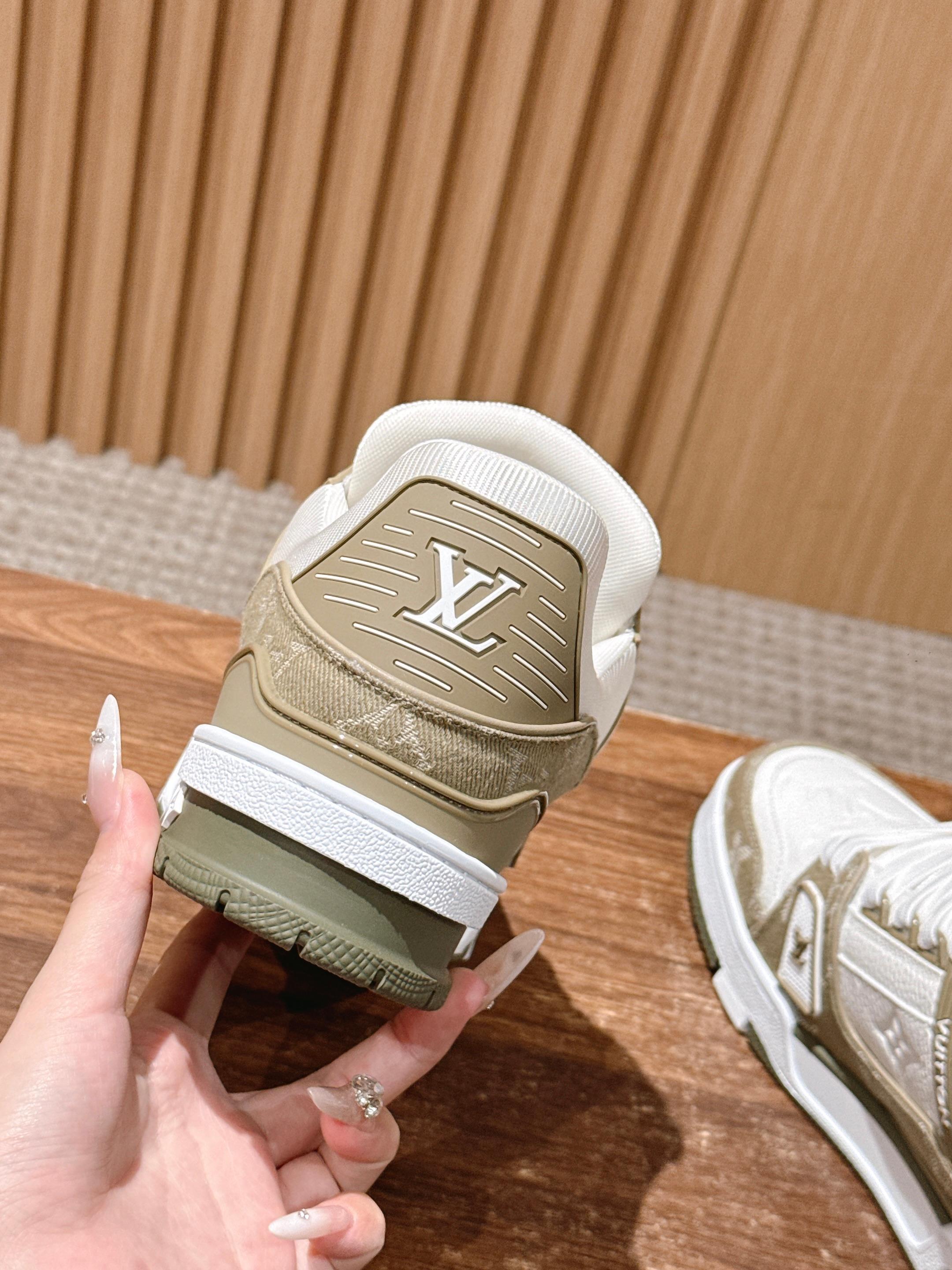 Premium Louis Vuitton LV Trainer Sneakers - White & Gold Monogram