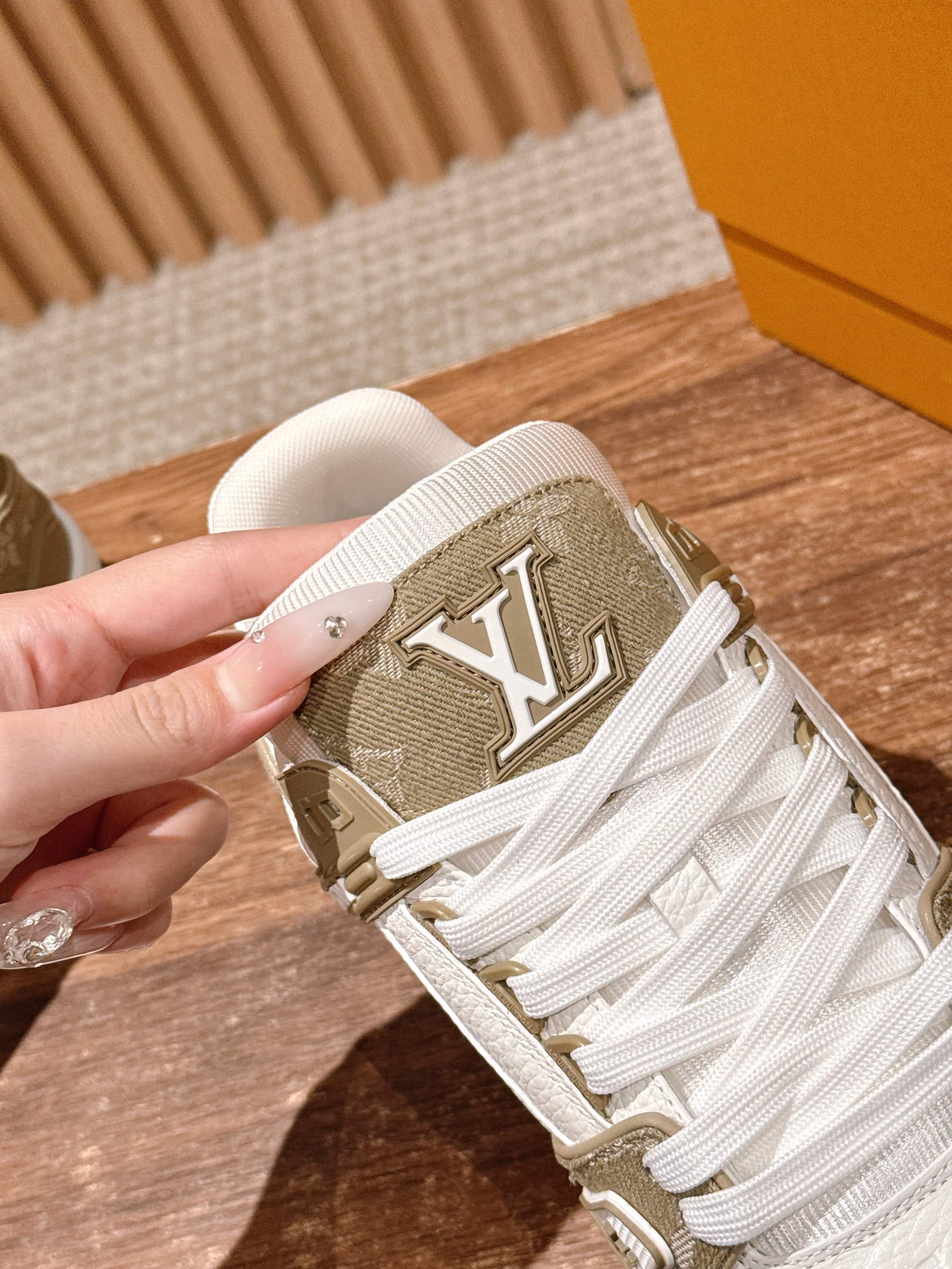 Premium Louis Vuitton LV Trainer Sneakers - White & Gold Monogram