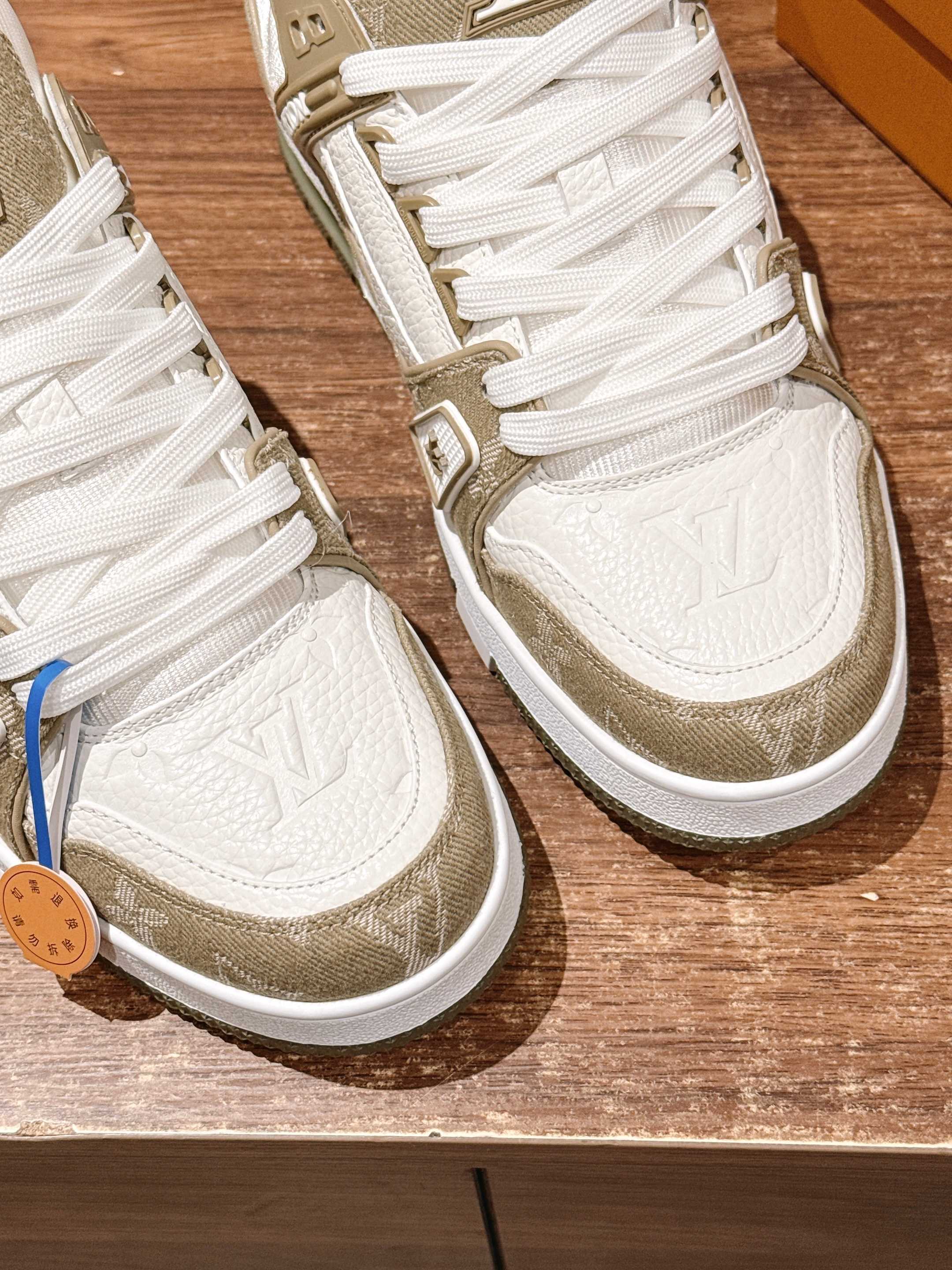 Premium Louis Vuitton LV Trainer Sneakers - White & Gold Monogram