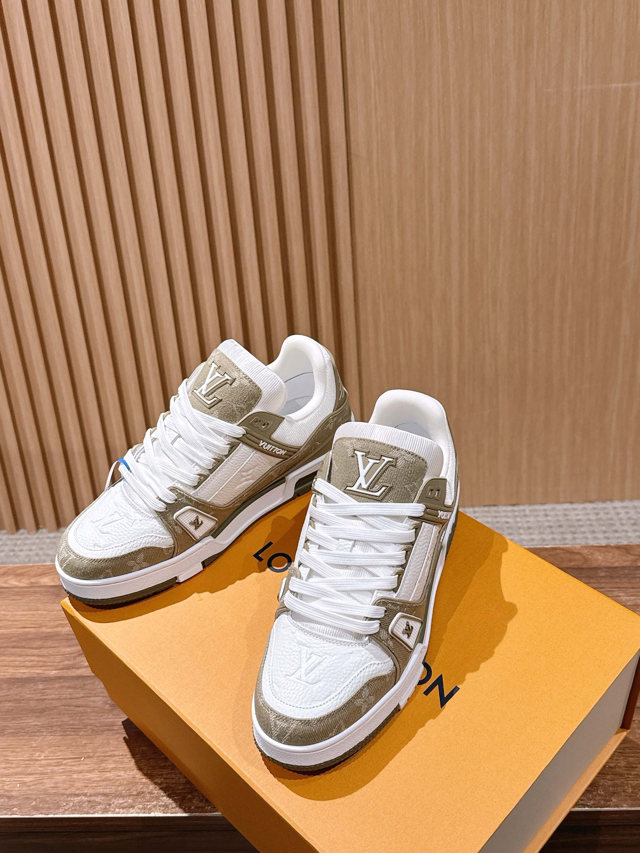 Premium Louis Vuitton LV Trainer Sneakers - White & Gold Monogram