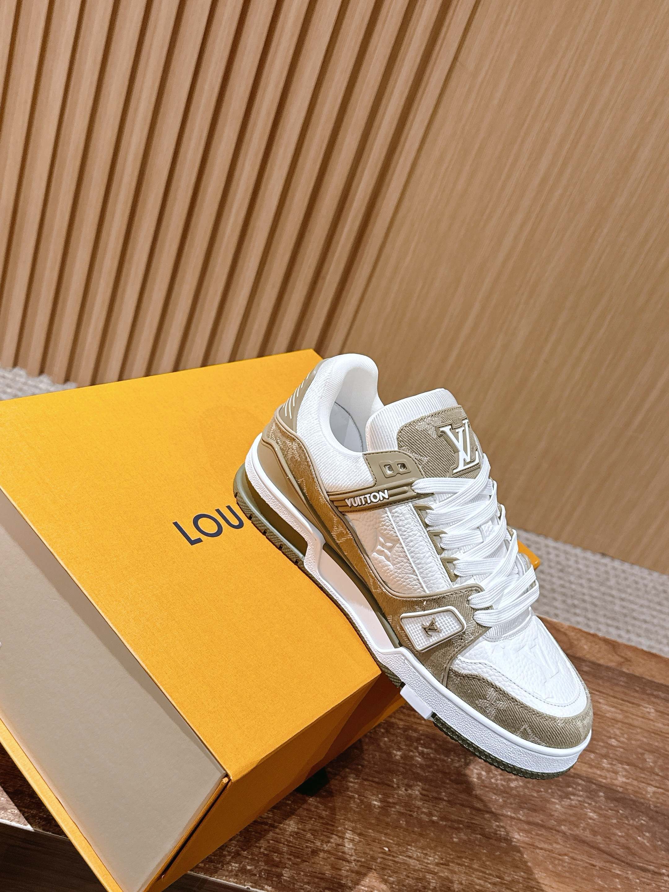 Premium Louis Vuitton LV Trainer Sneakers - White & Gold Monogram