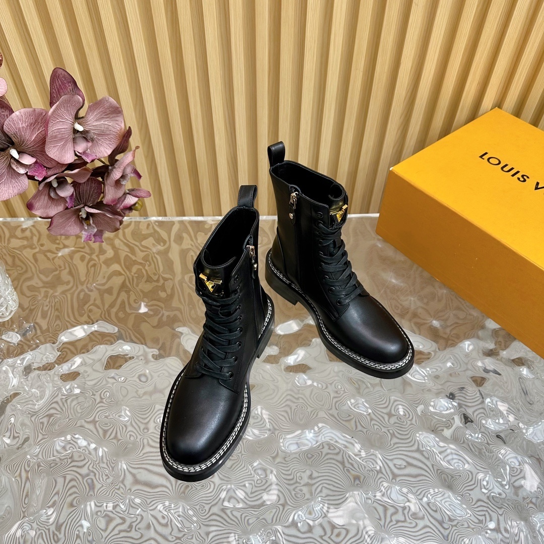 Luxury Black Leather Lace-up Combat Ankle Boots for Women
