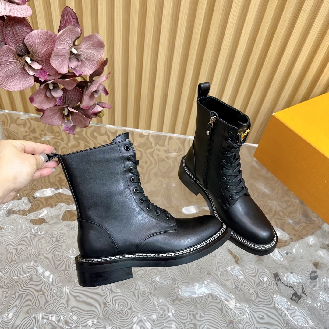 Luxury Black Leather Lace-up Combat Ankle Boots for Women