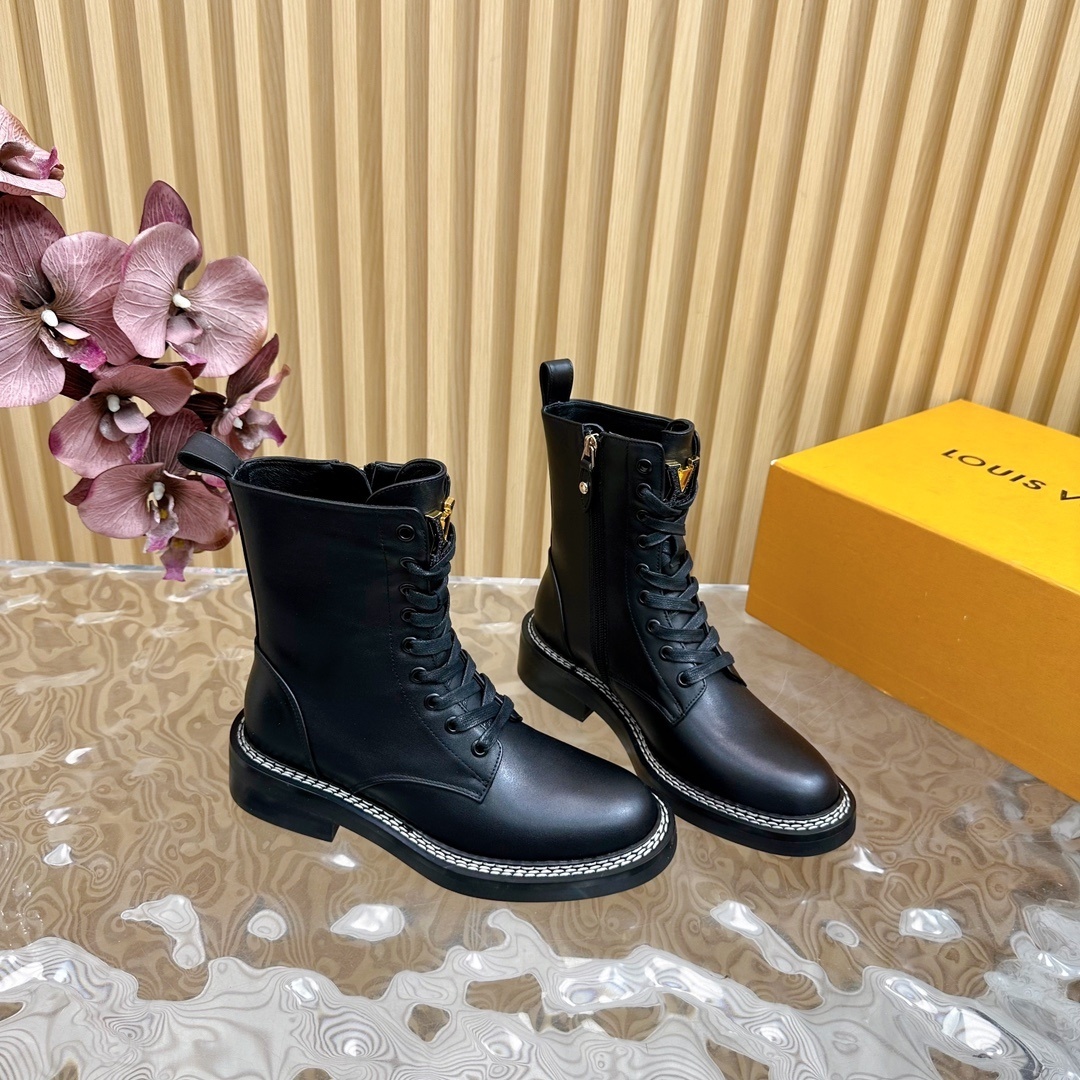Luxury Black Leather Lace-up Combat Ankle Boots for Women
