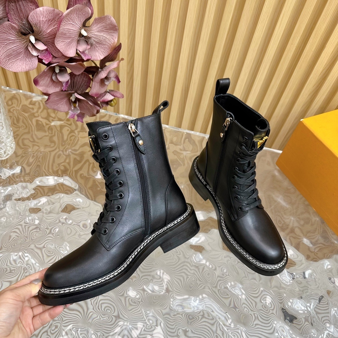 Luxury Black Leather Lace-up Combat Ankle Boots for Women