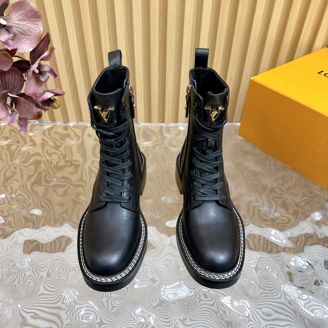 Luxury Black Leather Lace-up Combat Ankle Boots for Women