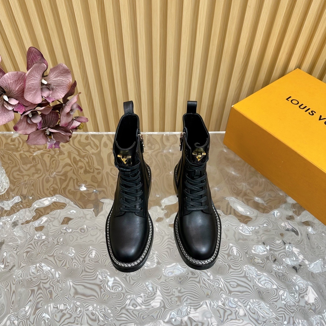 Luxury Black Leather Lace-up Combat Ankle Boots for Women