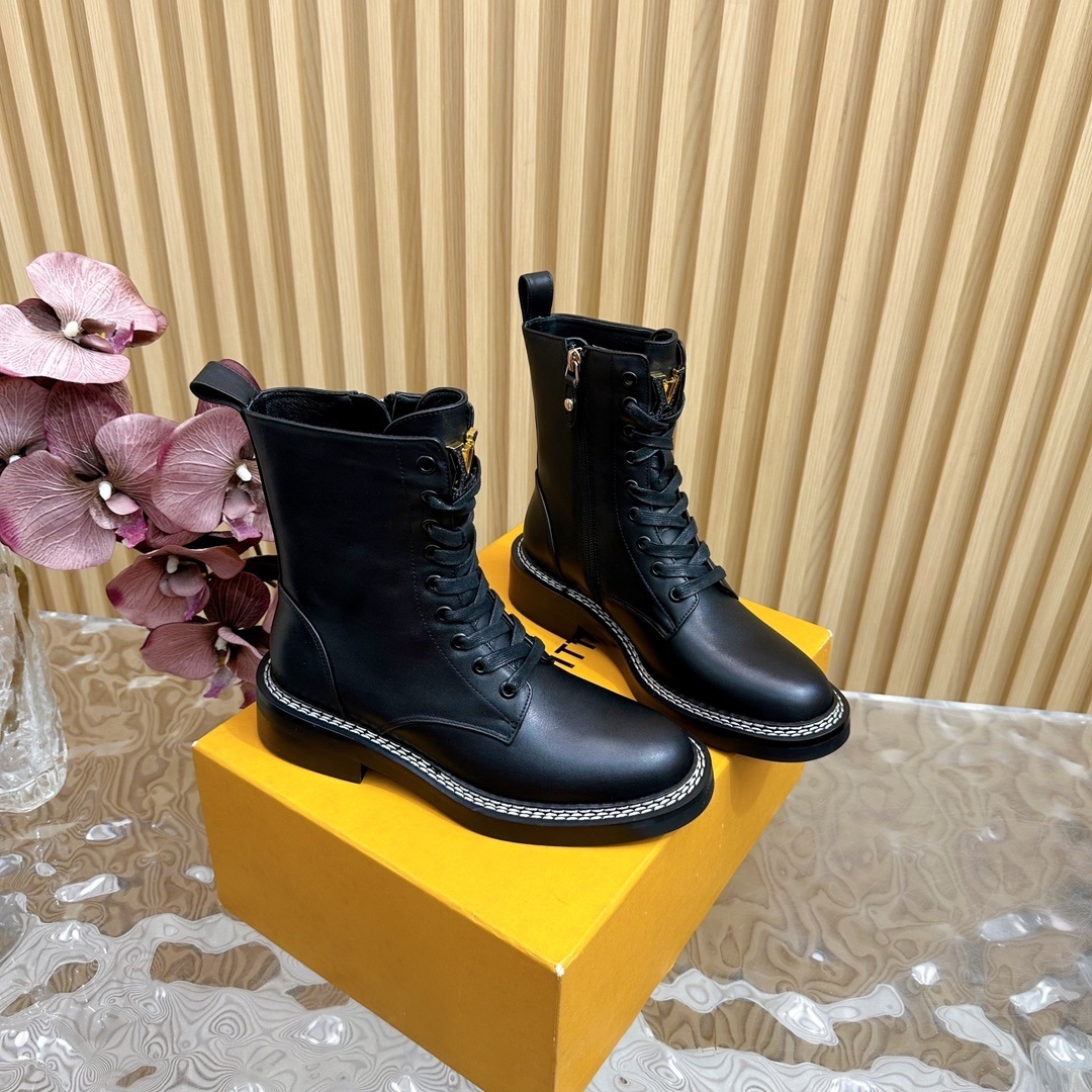 Luxury Black Leather Lace-up Combat Ankle Boots for Women