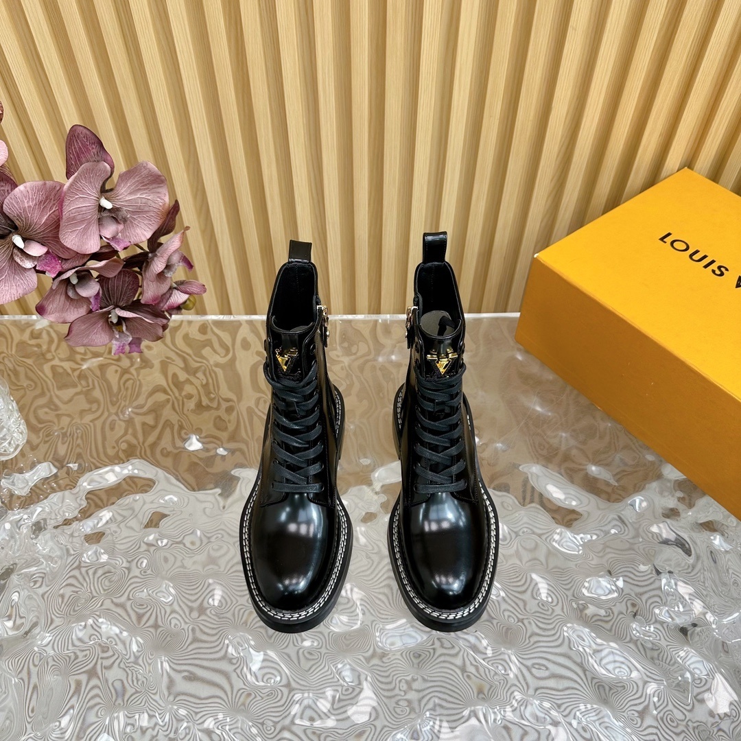 Women's Luxury Black Leather Combat Boots with Contrast Stitching