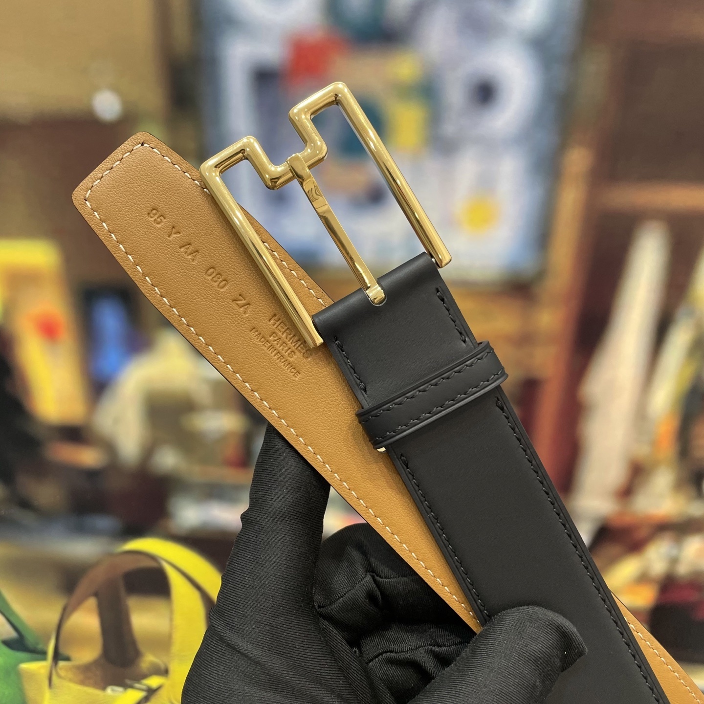 Luxury Black Leather Men's Belt - Elegant Gold Logo Buckle