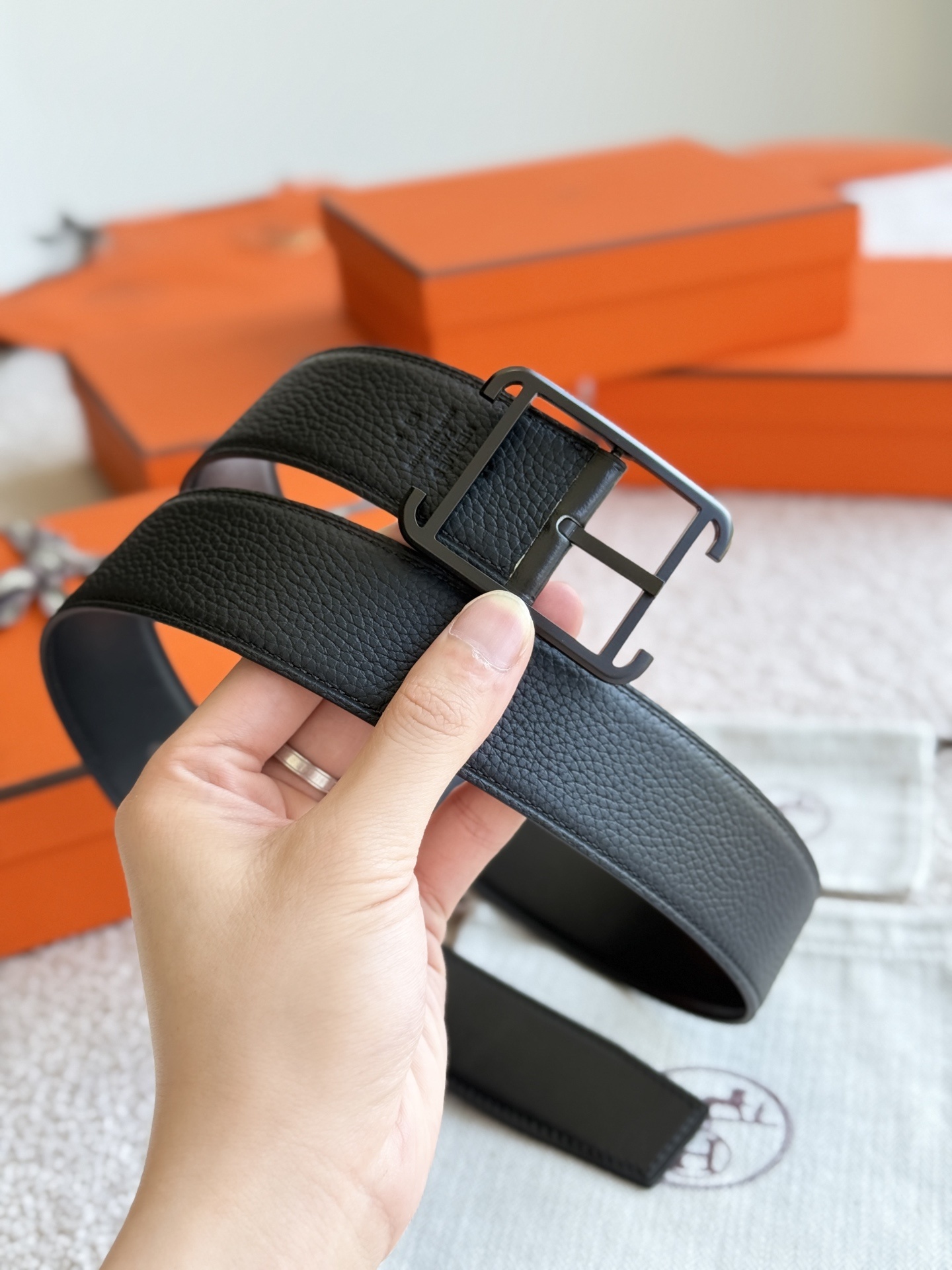 Men's Luxury Black Pebbled Leather Belt with Iconic H Buckle