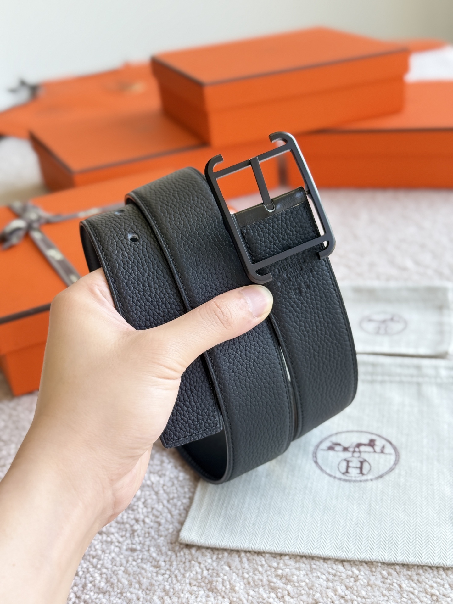 Men's Luxury Black Pebbled Leather Belt with Iconic H Buckle