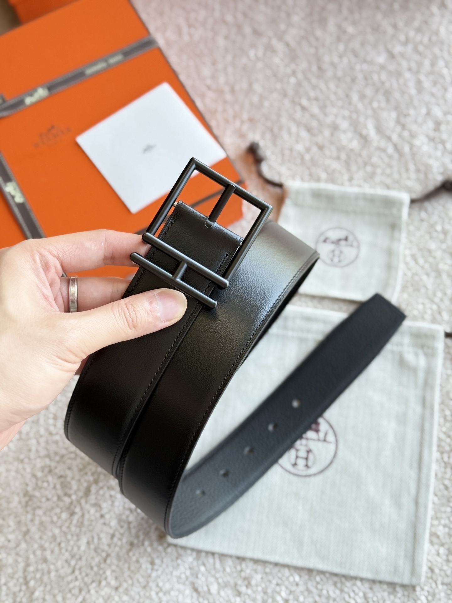 Men's Luxury Black Leather Belt with Matte Black H Buckle