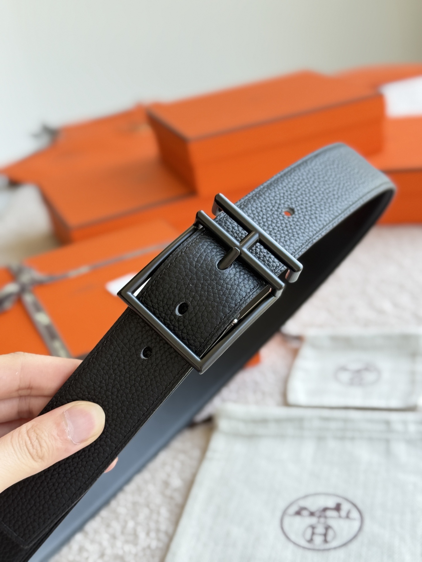 Men's Luxury Black Leather Belt with Matte Black H Buckle