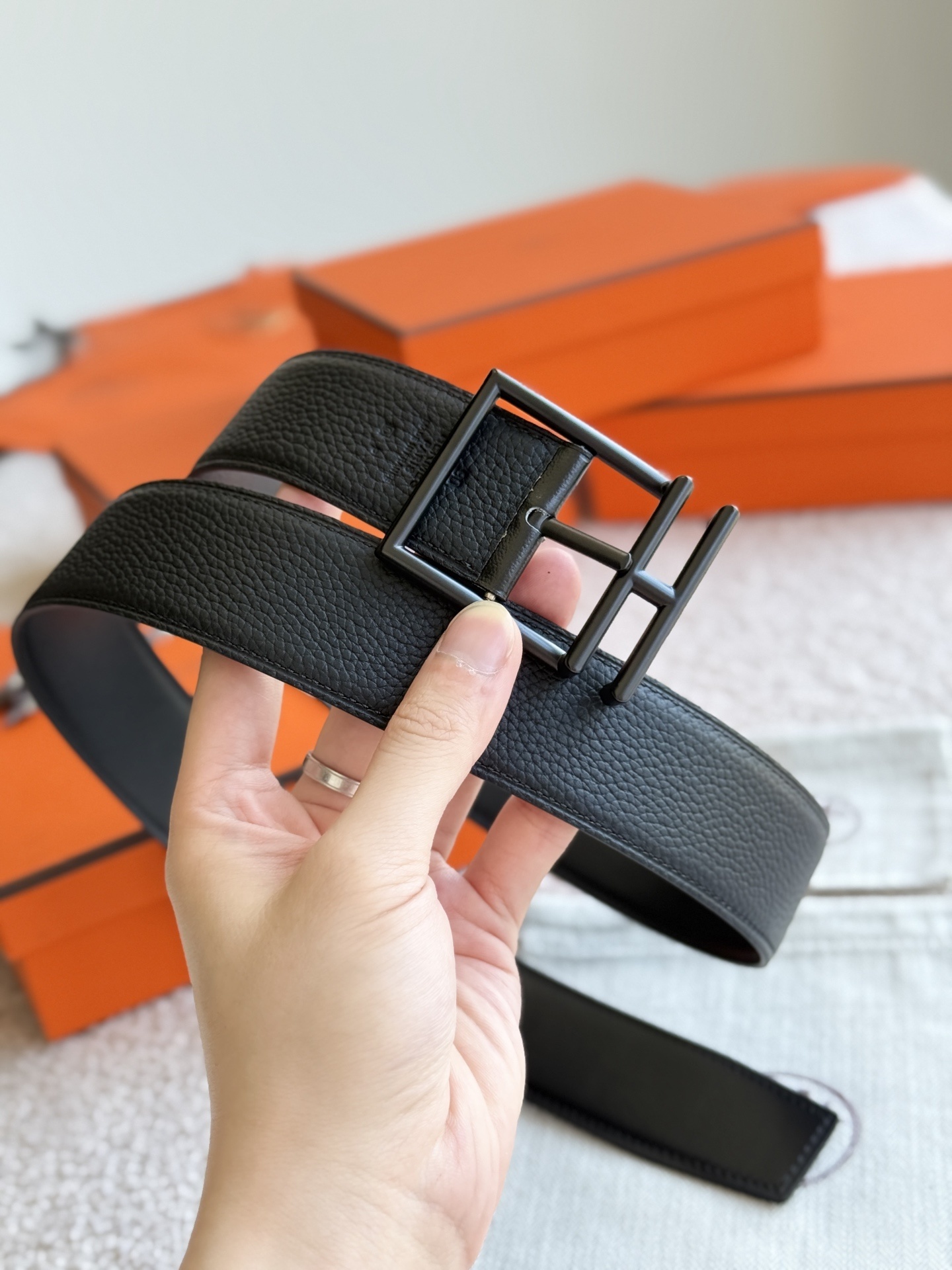 Men's Luxury Black Leather Belt with Matte Black H Buckle