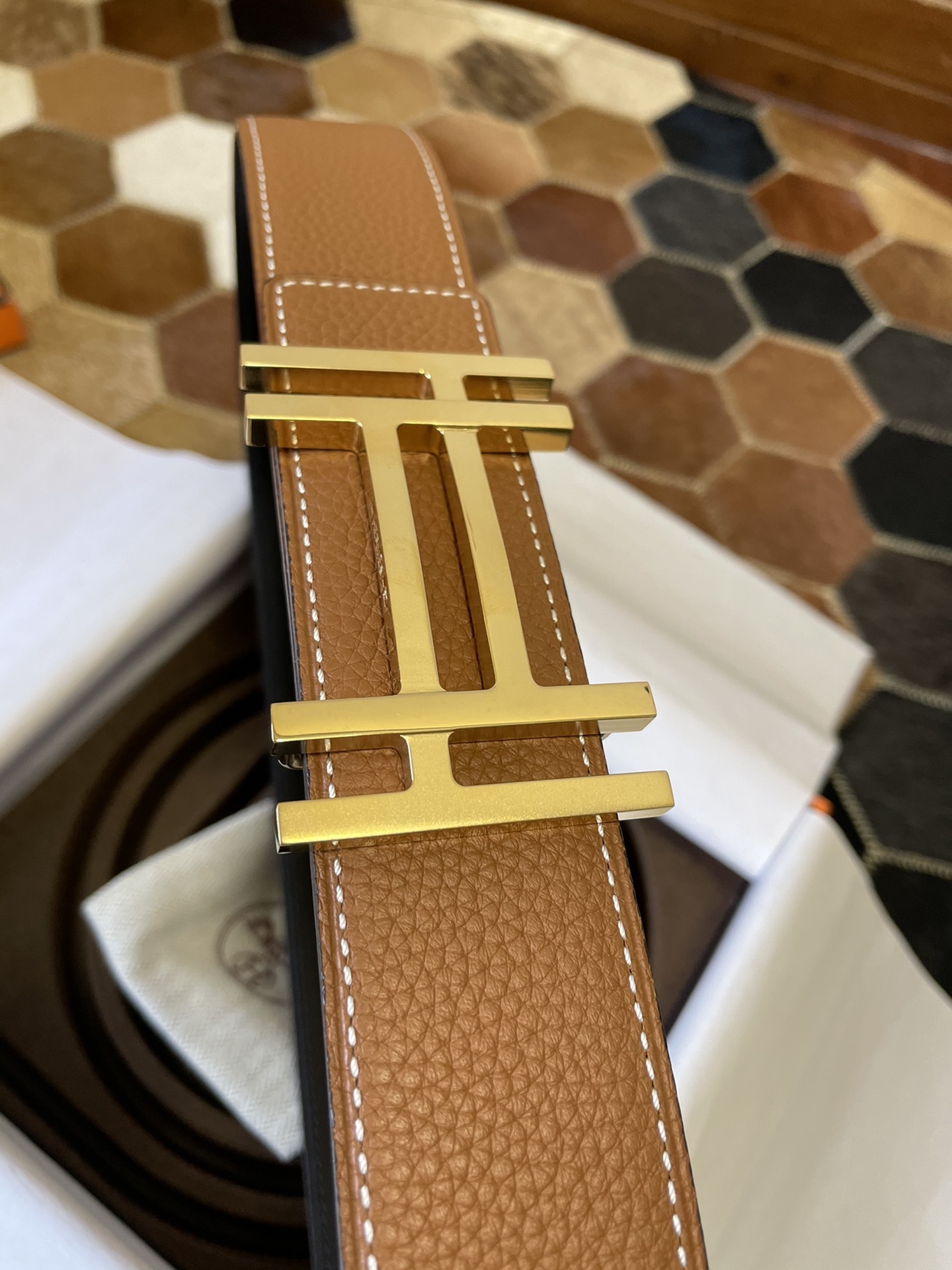 Luxury Leather Belt with Gold-Tone H Buckle - Classic Brown