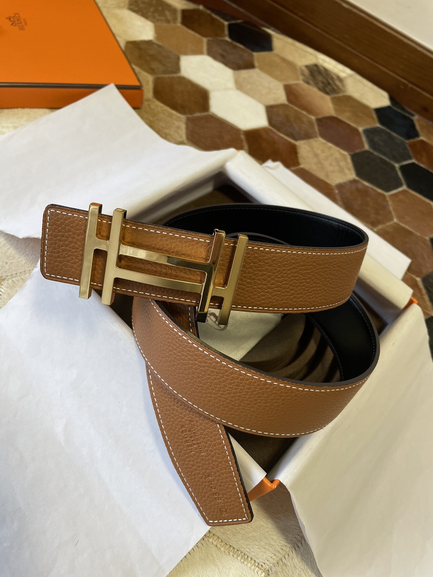 Luxury Leather Belt with Gold-Tone H Buckle - Classic Brown