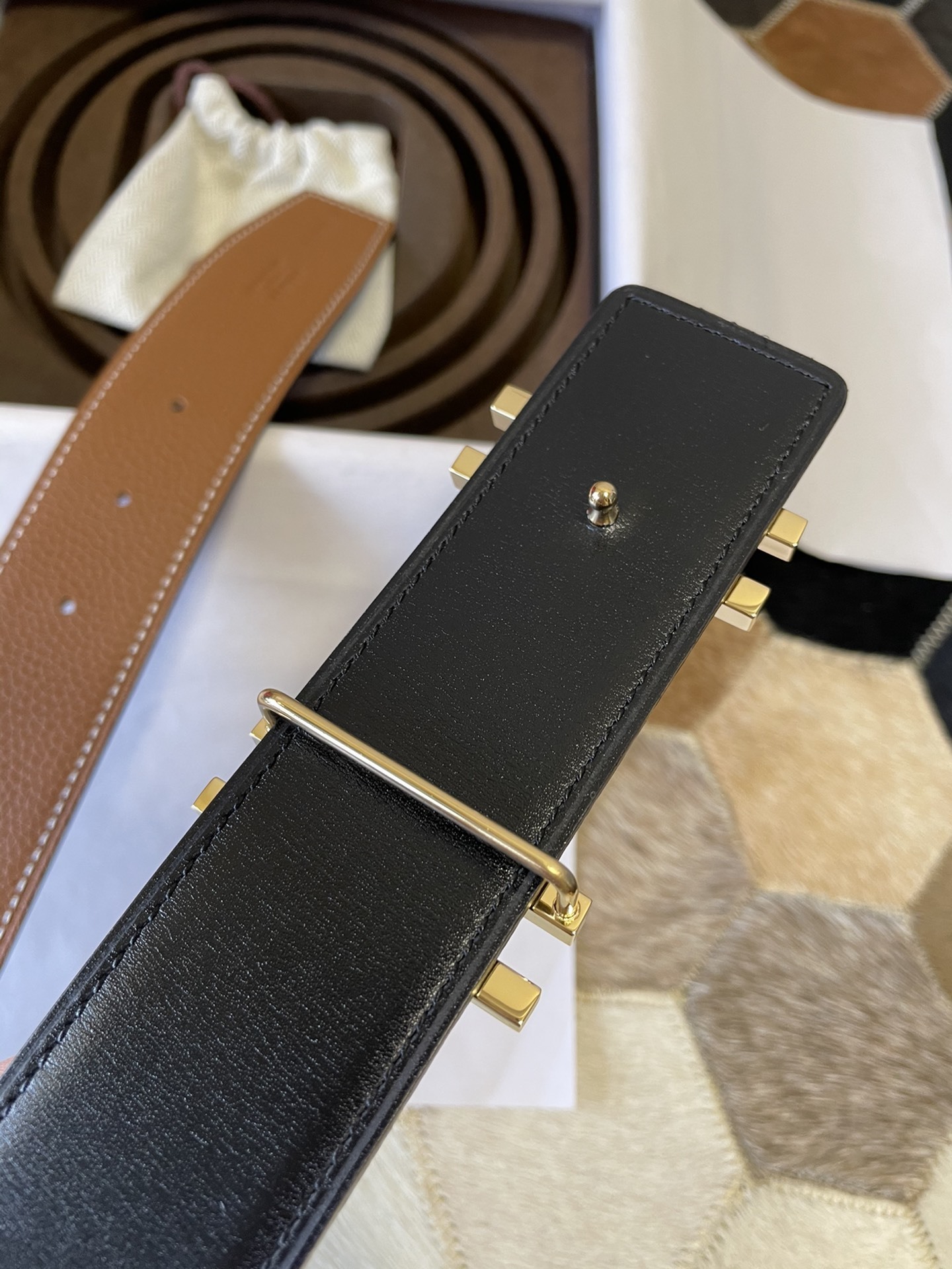 Luxury Leather Belt with Gold-Tone H Buckle - Classic Brown