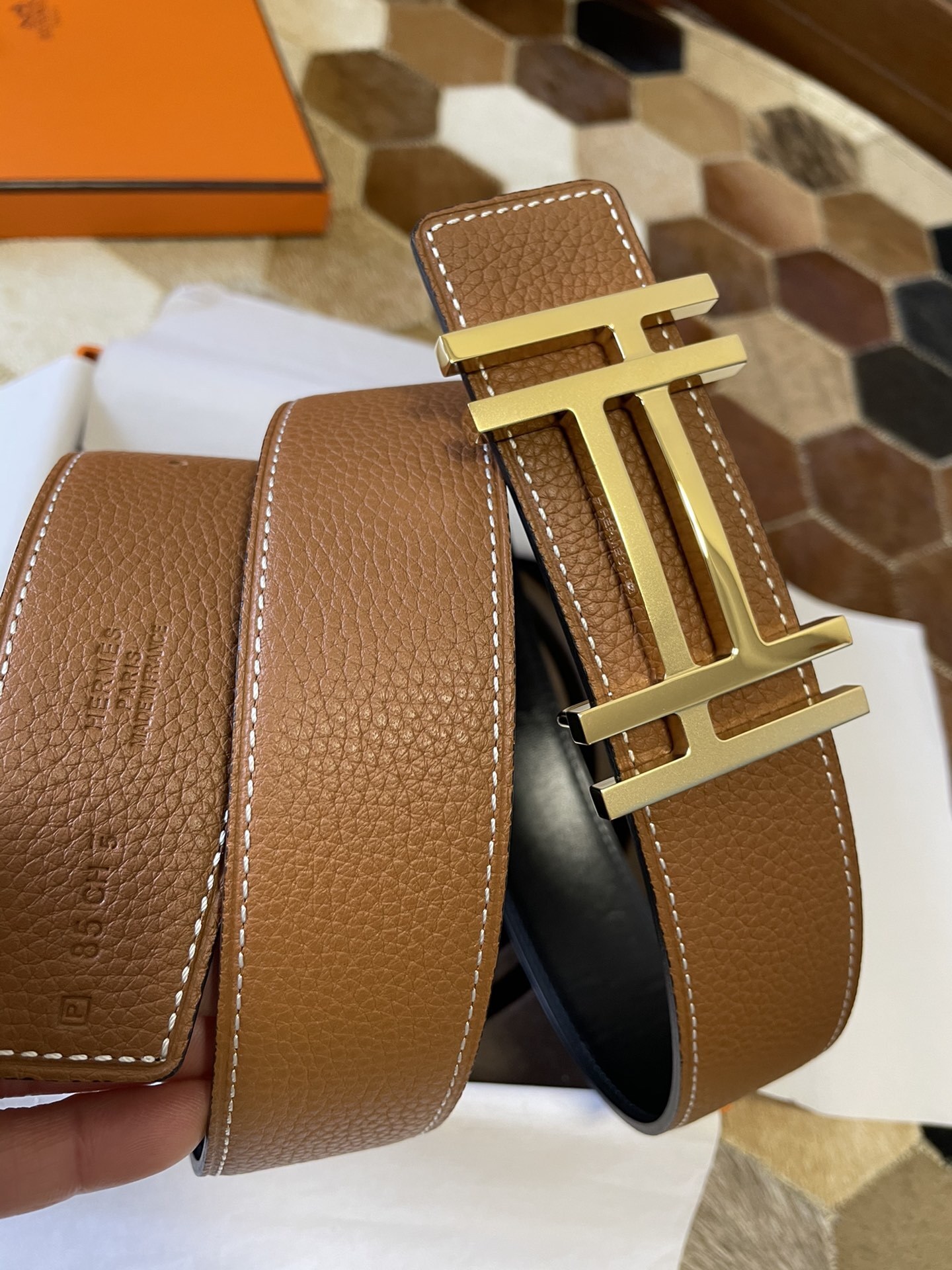 Luxury Leather Belt with Gold-Tone H Buckle - Classic Brown