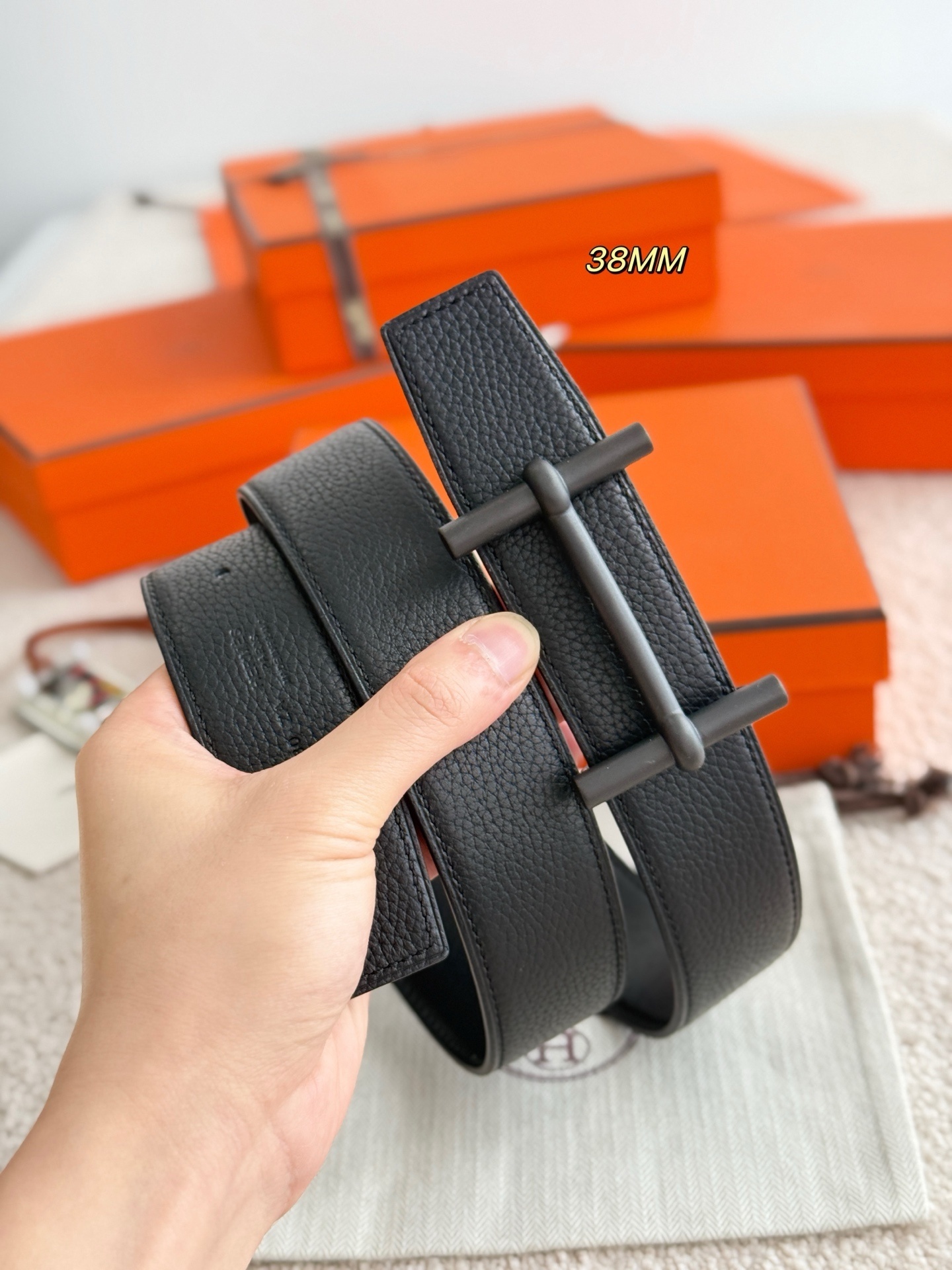 Hermès H D'Ancre Reversible Belt 38mm - Matte Black Buckle