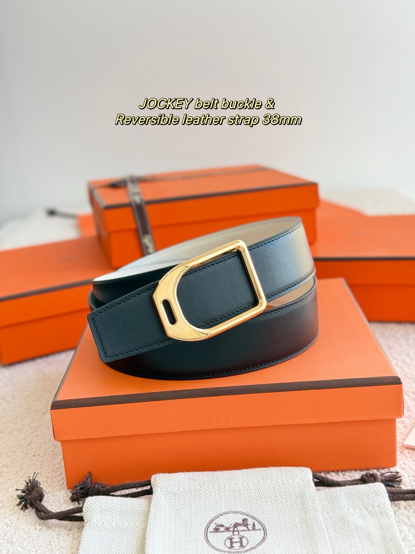 Hermès Jockey Buckle & 38mm Reversible Leather Belt