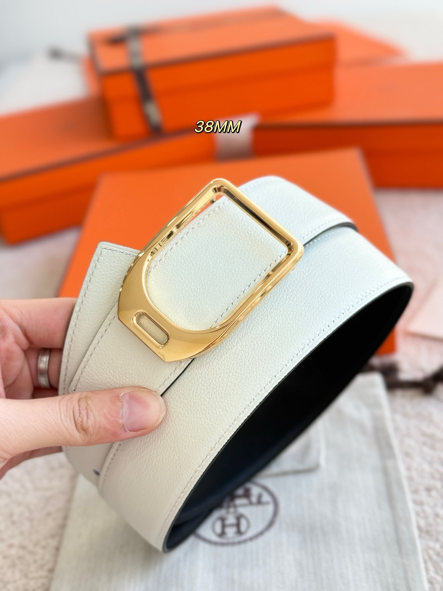 Hermès Jockey Buckle & 38mm Reversible Leather Belt