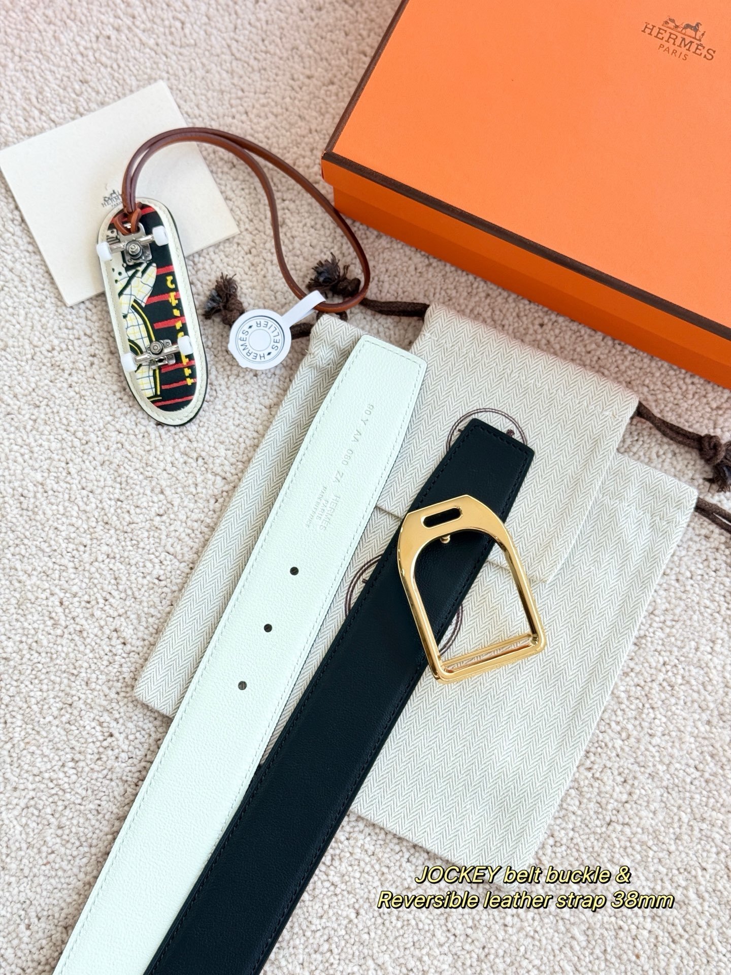 Hermès Jockey Buckle & 38mm Reversible Leather Belt