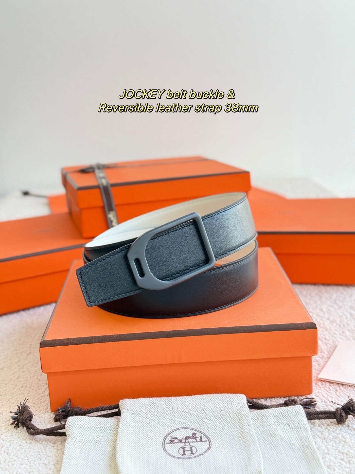 Hermès Jockey Buckle & 38mm Reversible Leather Belt