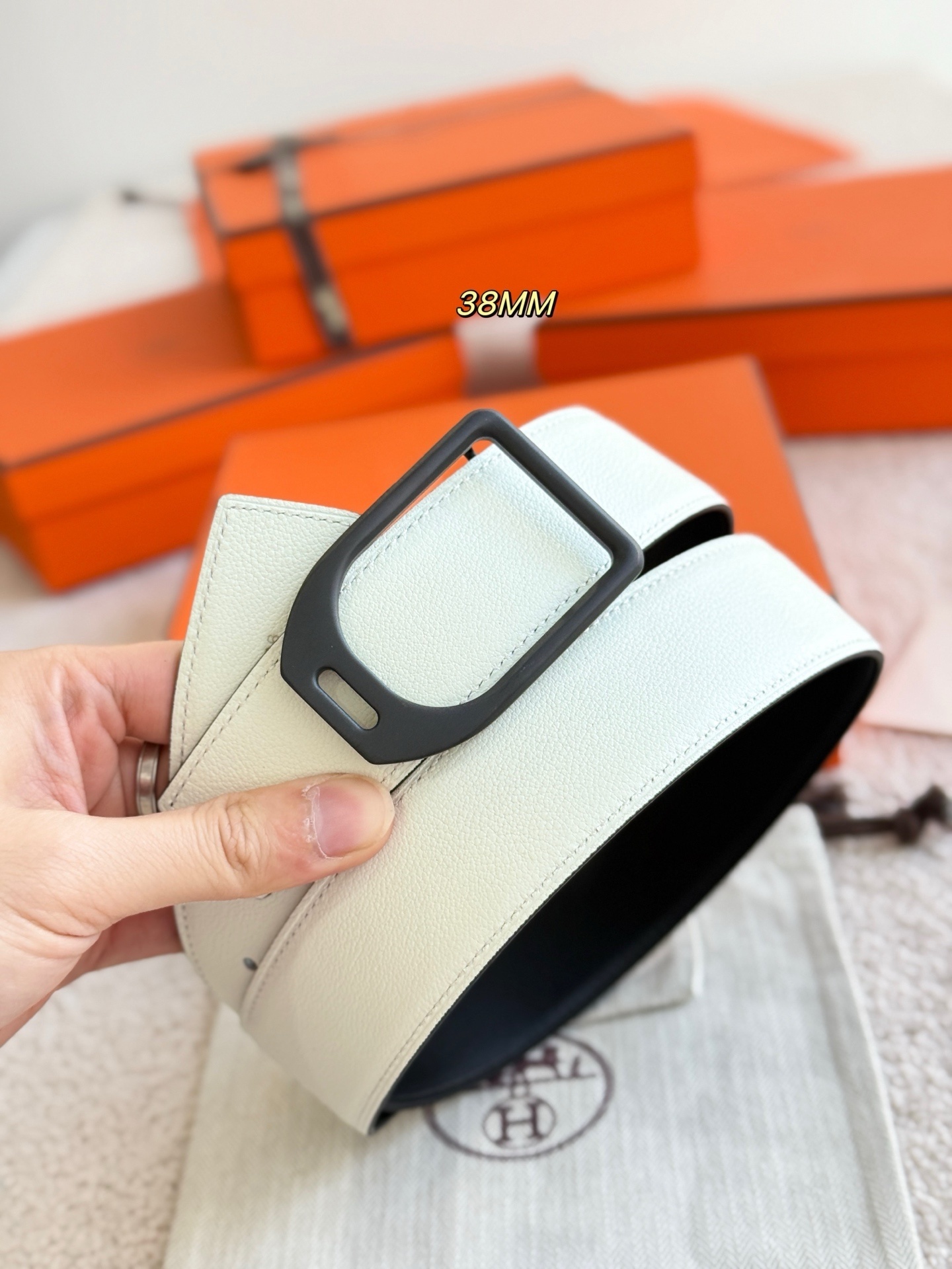 Hermès Jockey Buckle & 38mm Reversible Leather Belt