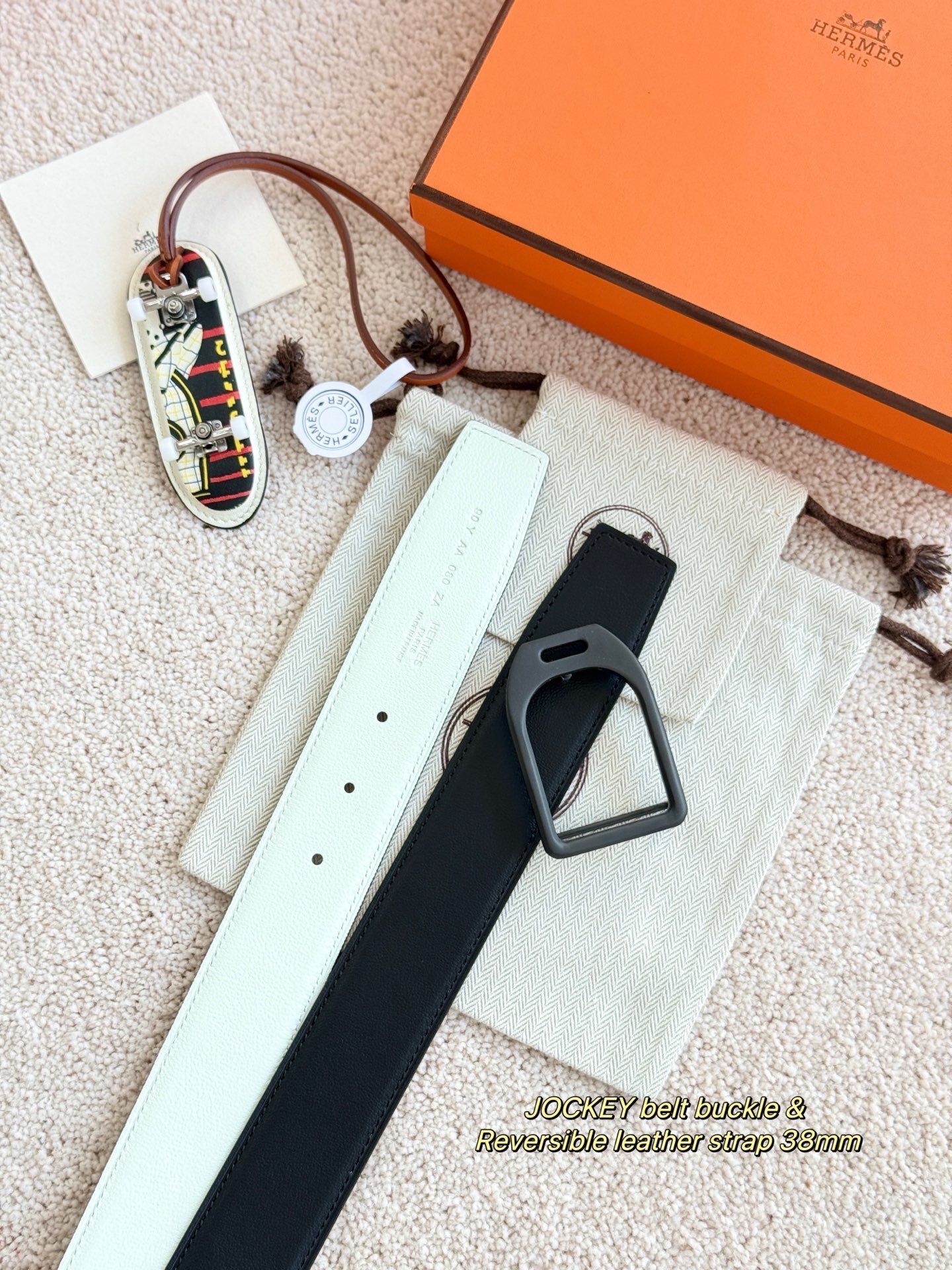 Hermès Jockey Buckle & 38mm Reversible Leather Belt