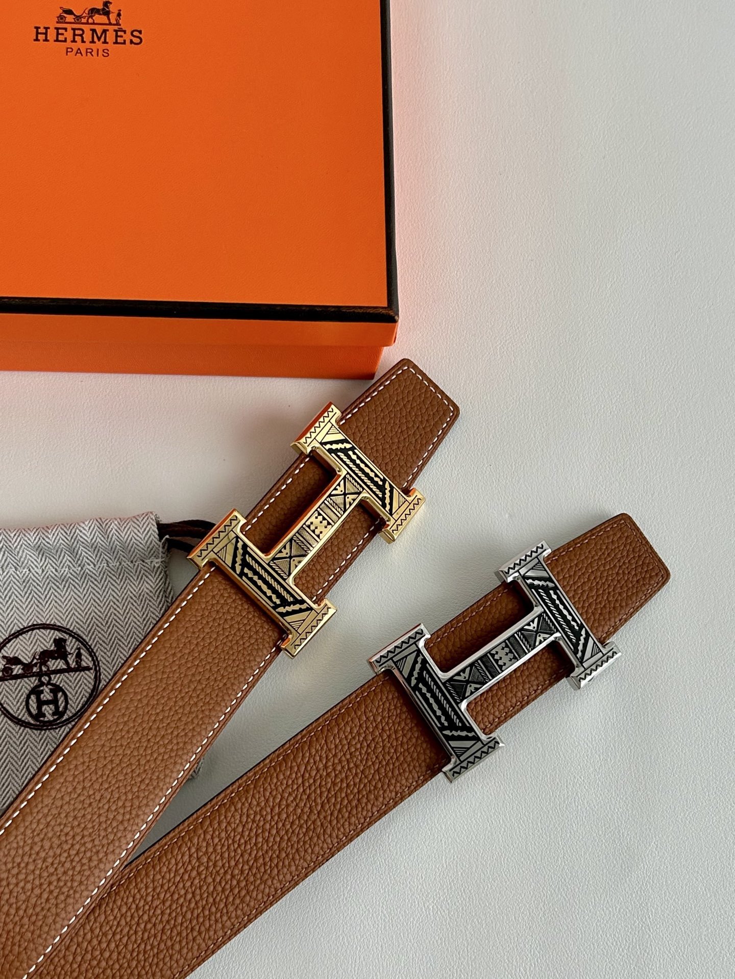 Hermès Luxury Leather Belt with Engraved H Buckle – Brown