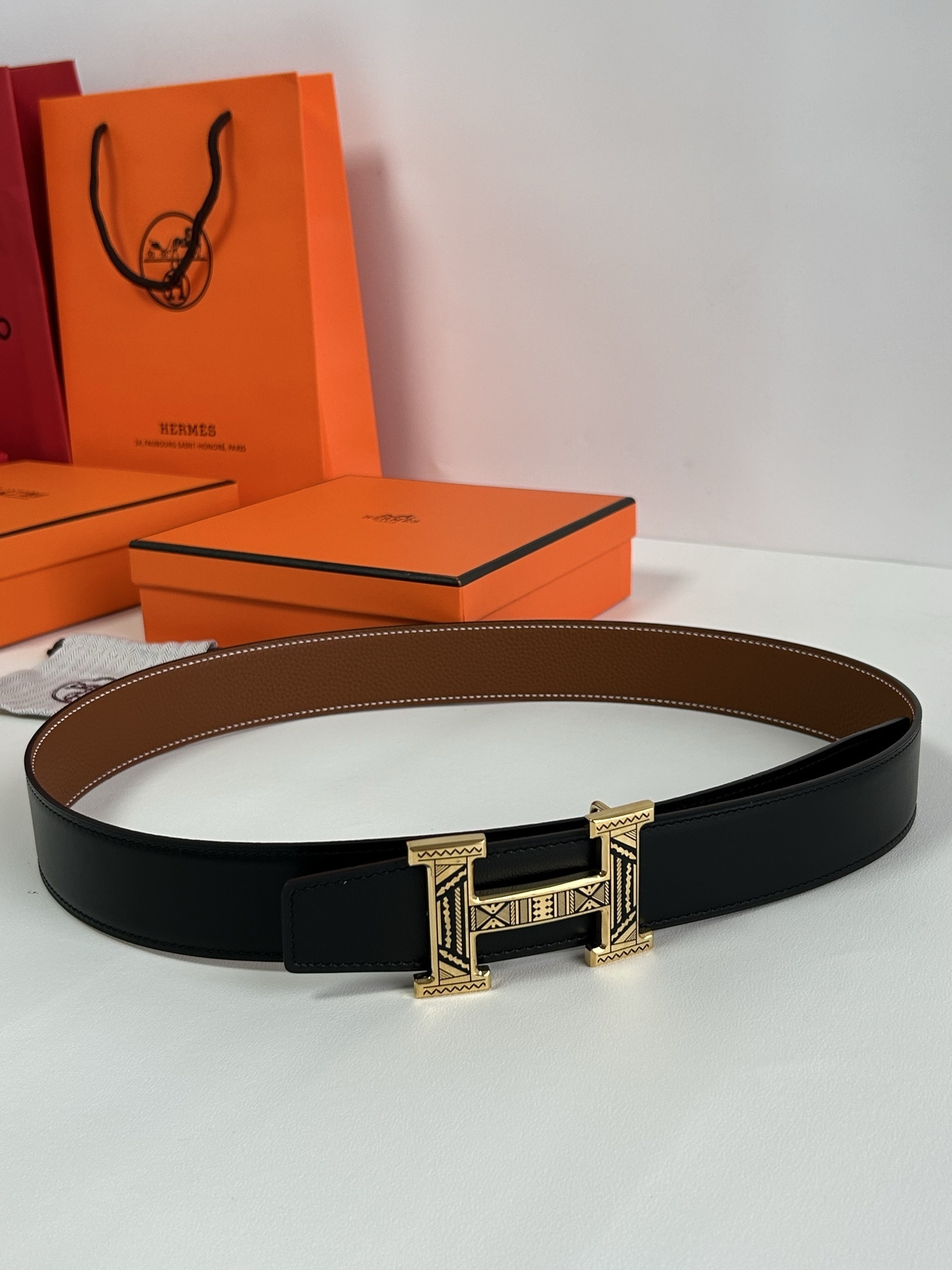 Hermès Reversible Leather Belt with Patterned Gold H Buckle