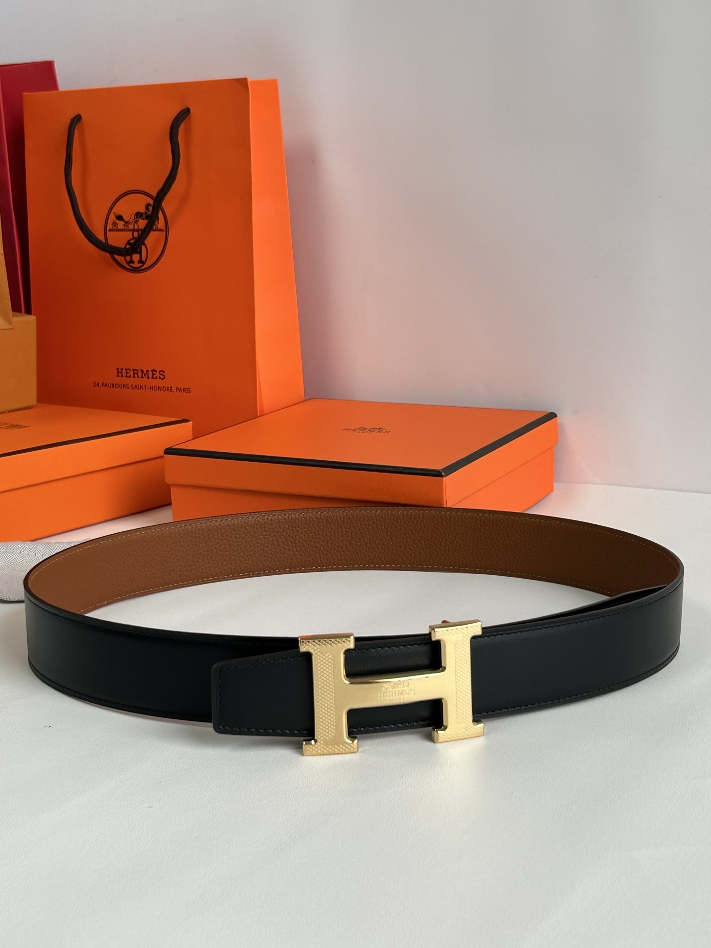 Hermes Iconic H Buckle Leather Belt with Signature Gift Box