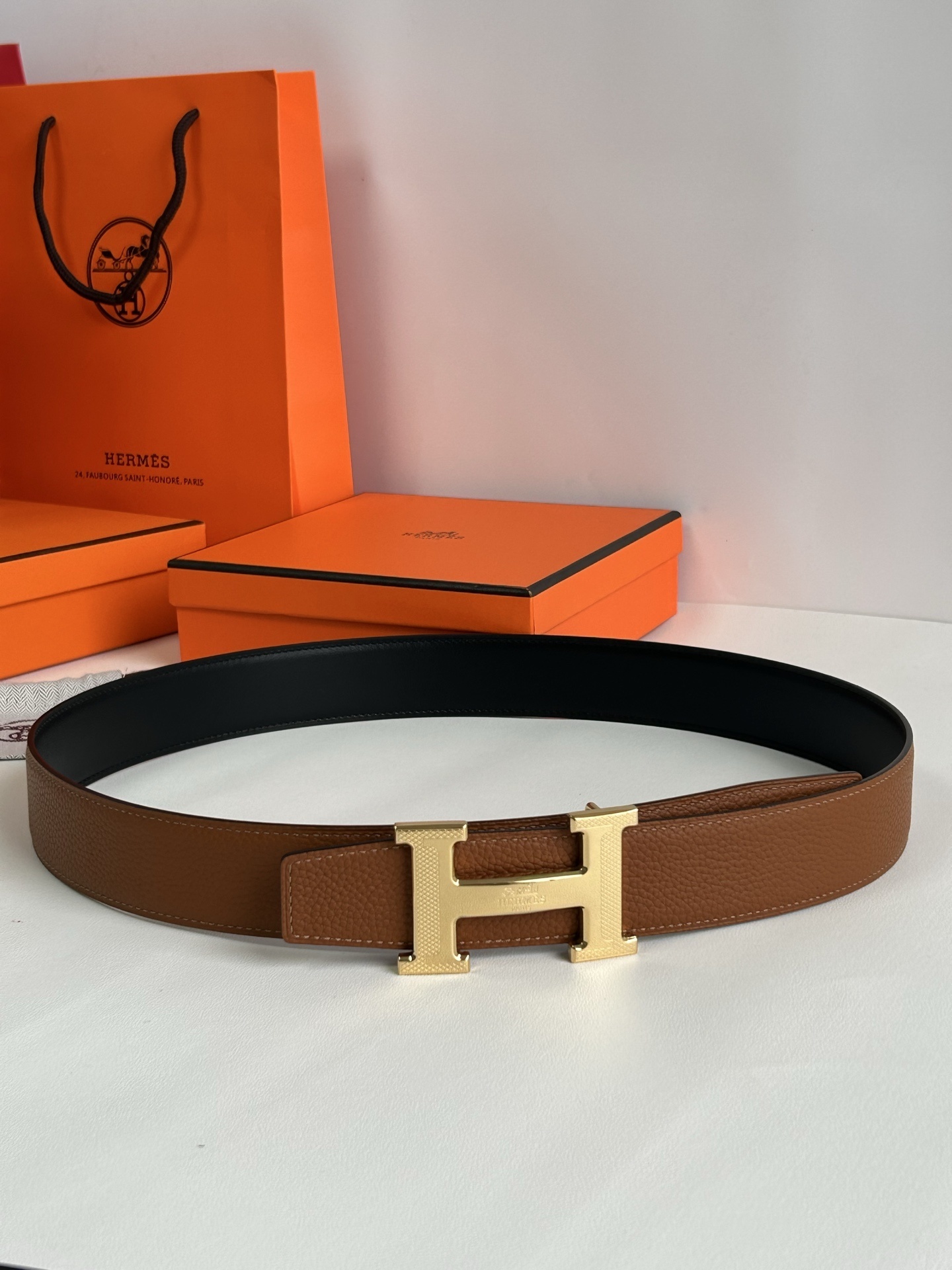 Hermes Iconic H Buckle Leather Belt with Signature Gift Box