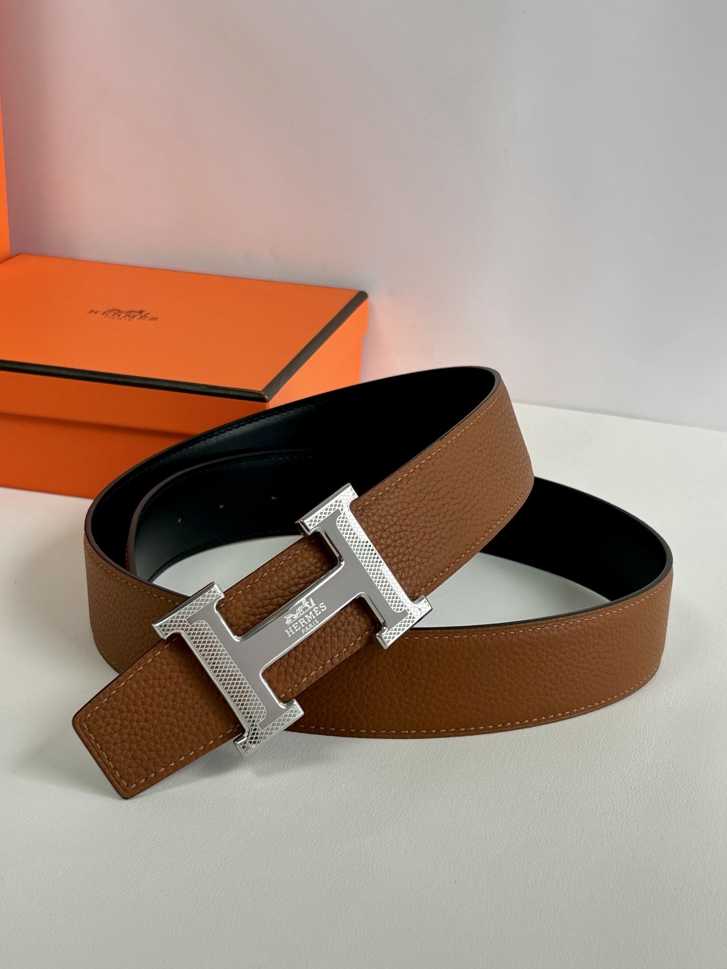 Hermes Iconic H Buckle Leather Belt with Signature Gift Box