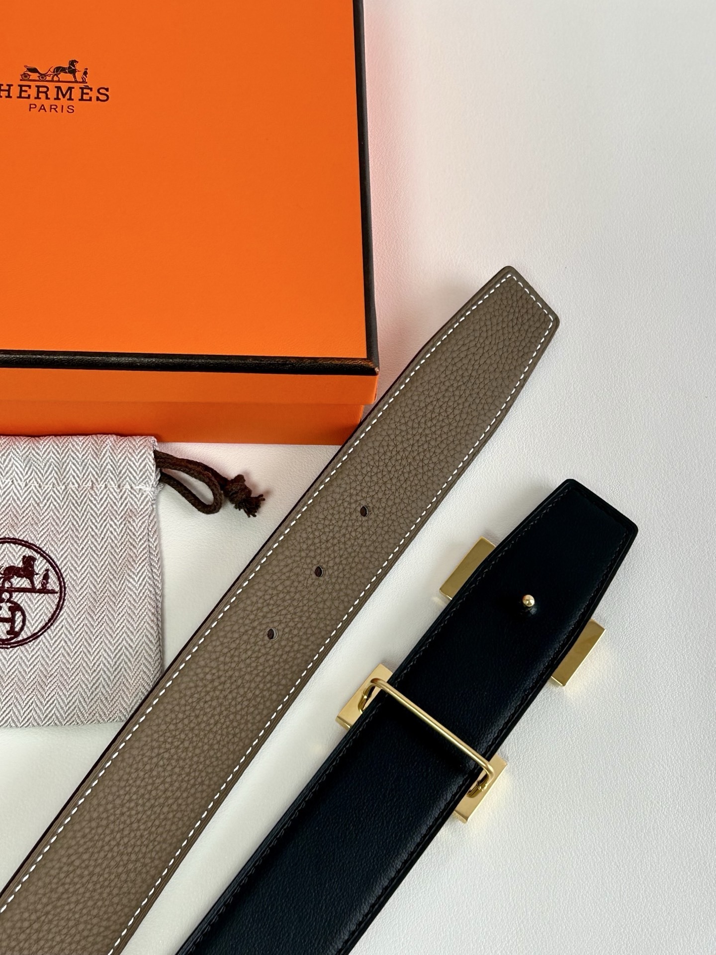 Hermès H Buckle Engraved Pattern Leather Belt - Luxury Accessory