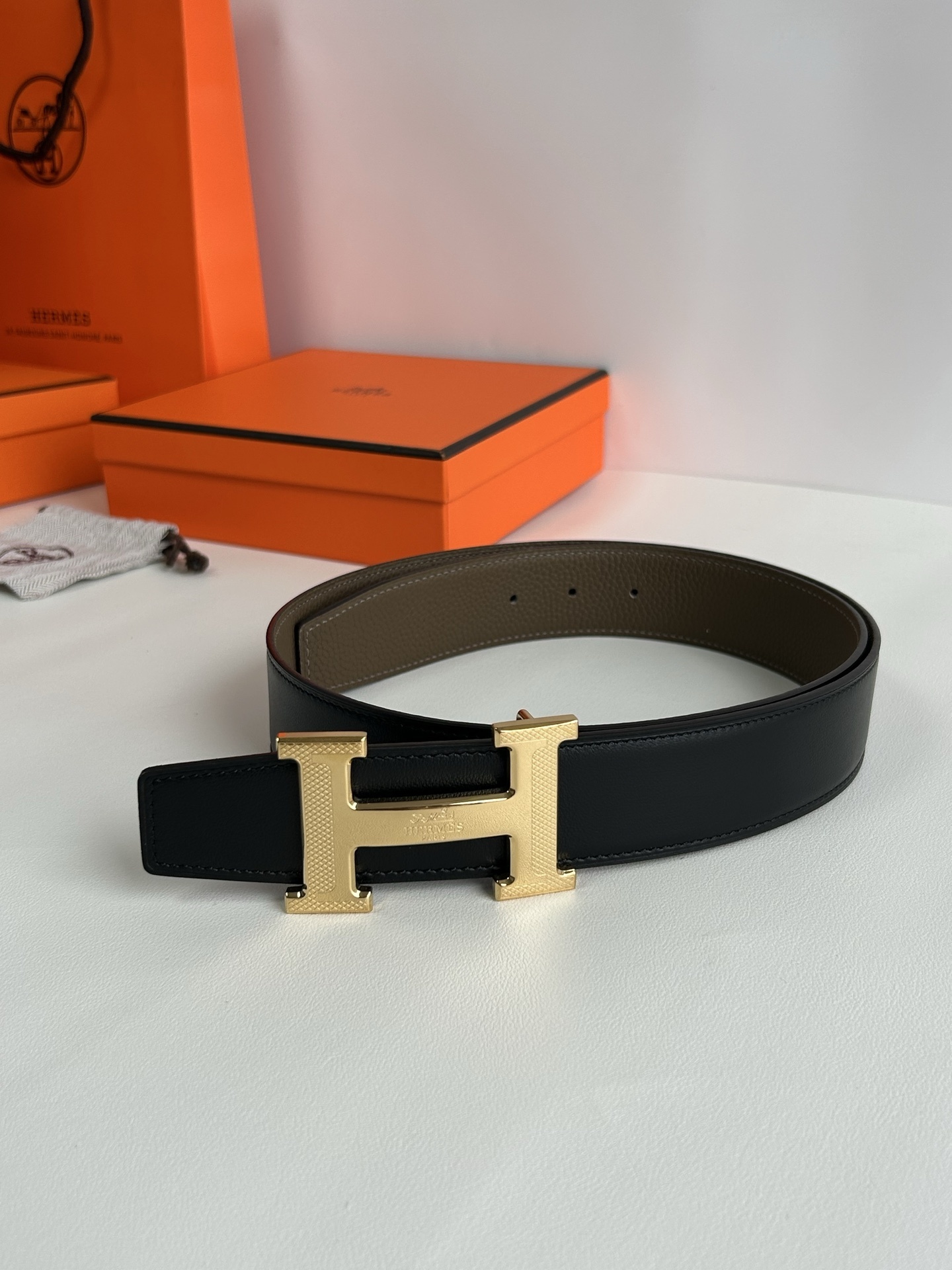 Hermès Reversible Leather Belt with Textured Silver H Buckle