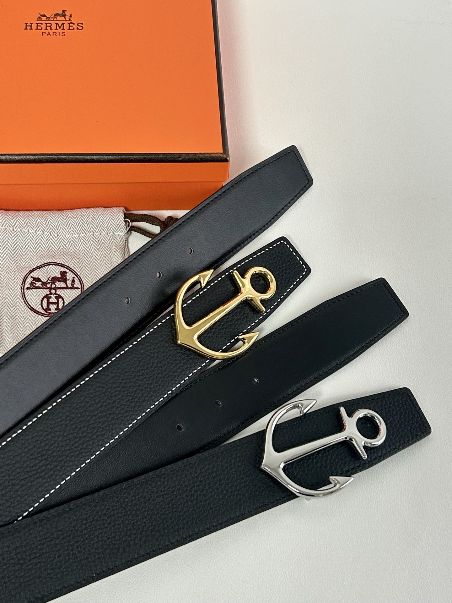 Hermès Anchor Buckle Leather Belt – Luxury Designer Accessory