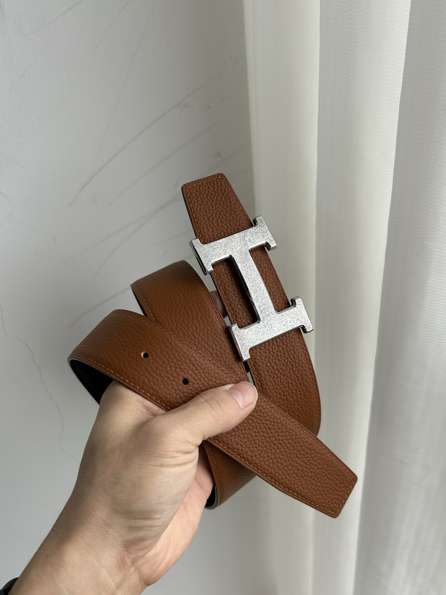 Luxury H Buckle Leather Belt - Reversible Designer Style