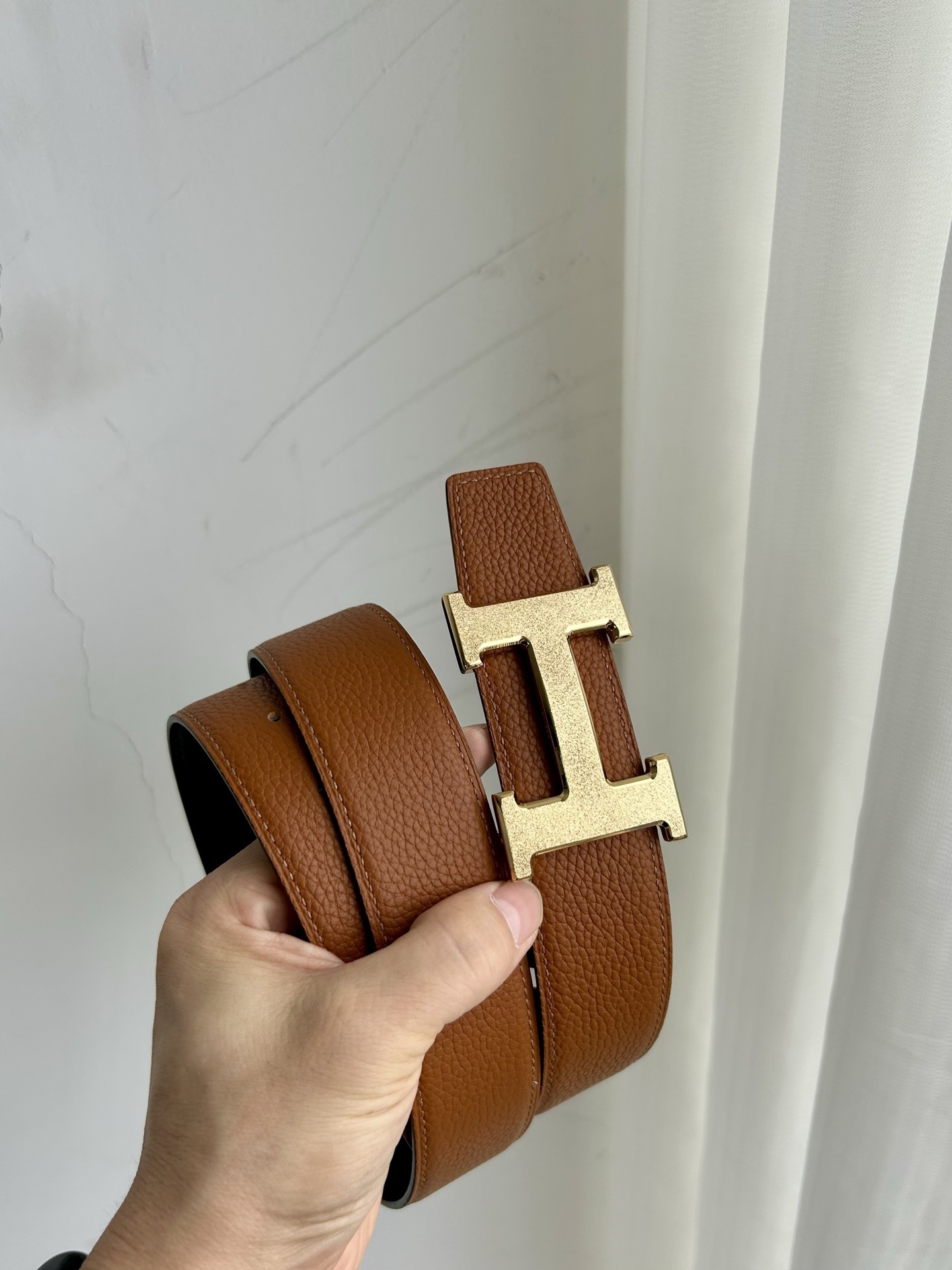 Luxury H Buckle Leather Belt - Reversible Designer Style