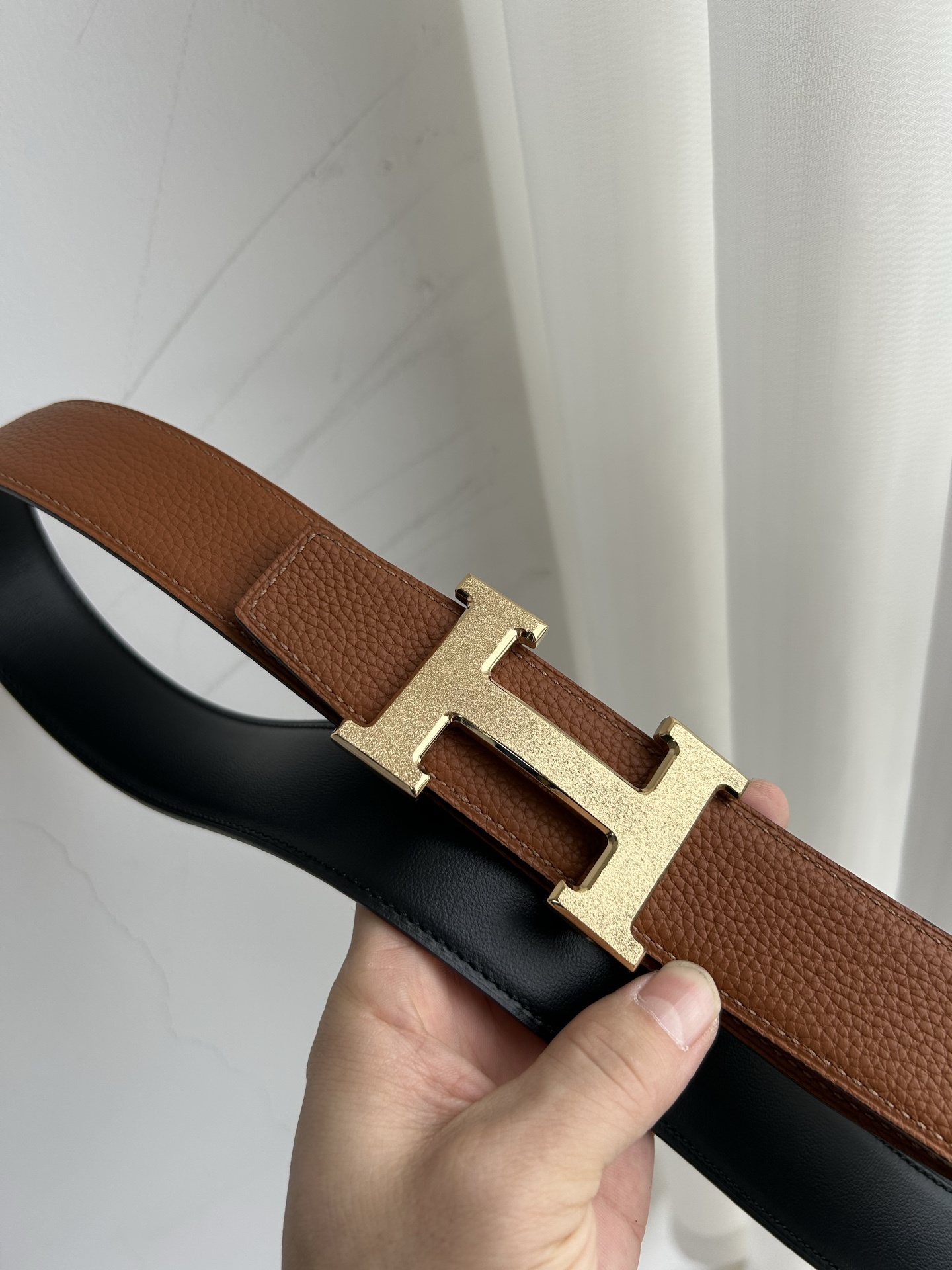 Luxury H Buckle Leather Belt - Reversible Designer Style