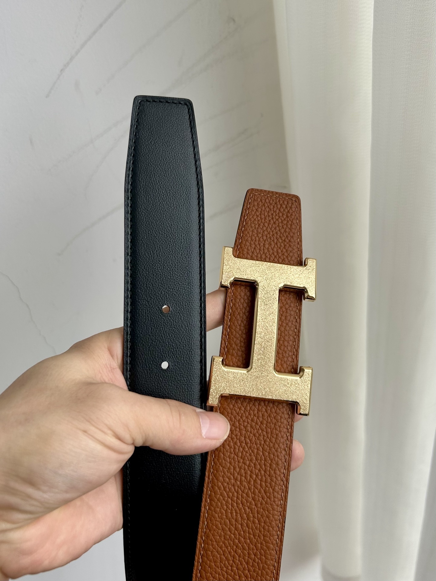 Luxury H Buckle Leather Belt - Reversible Designer Style