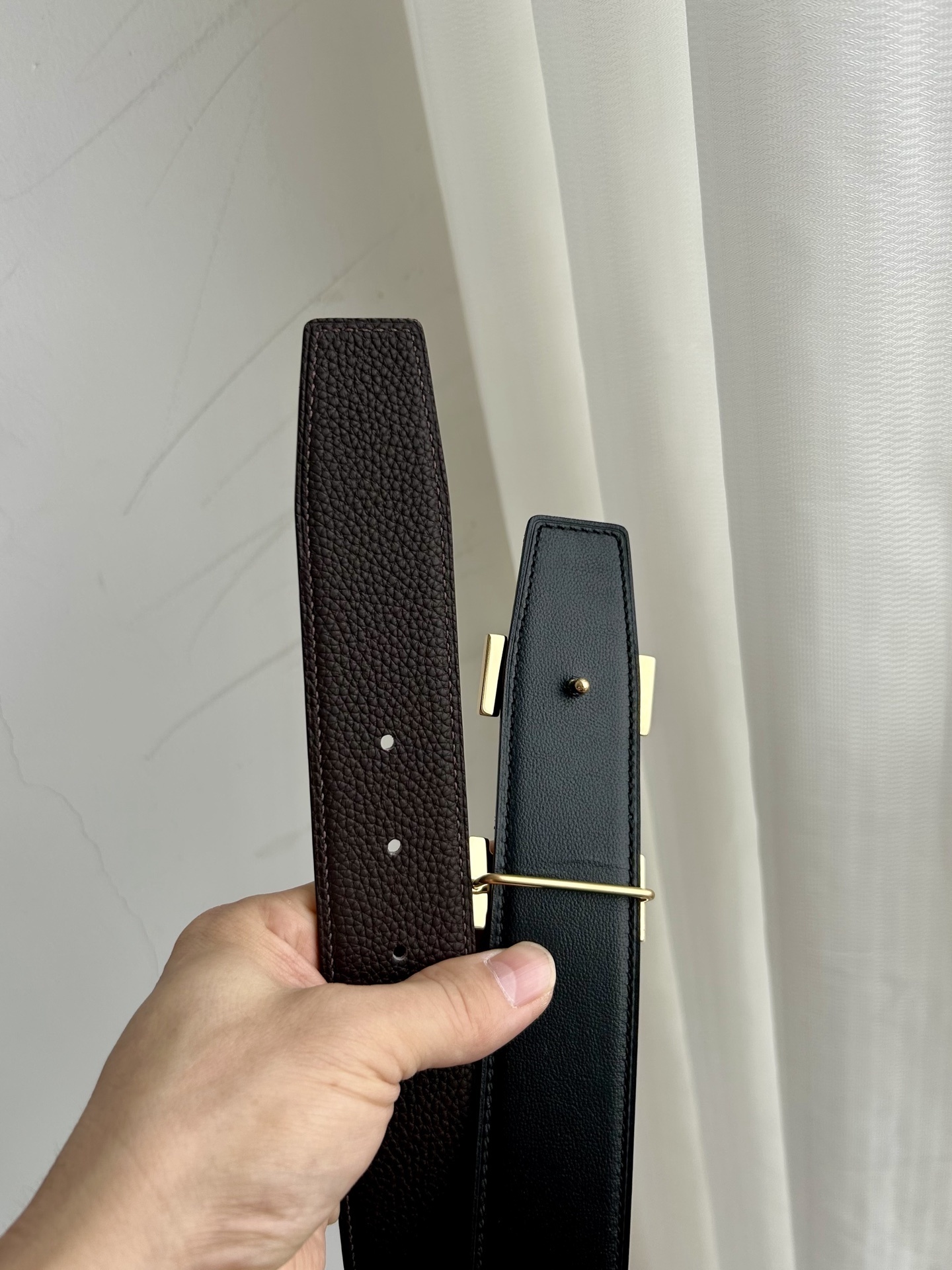 Luxury Genuine Leather Belt with Textured H Buckle for Men & Women