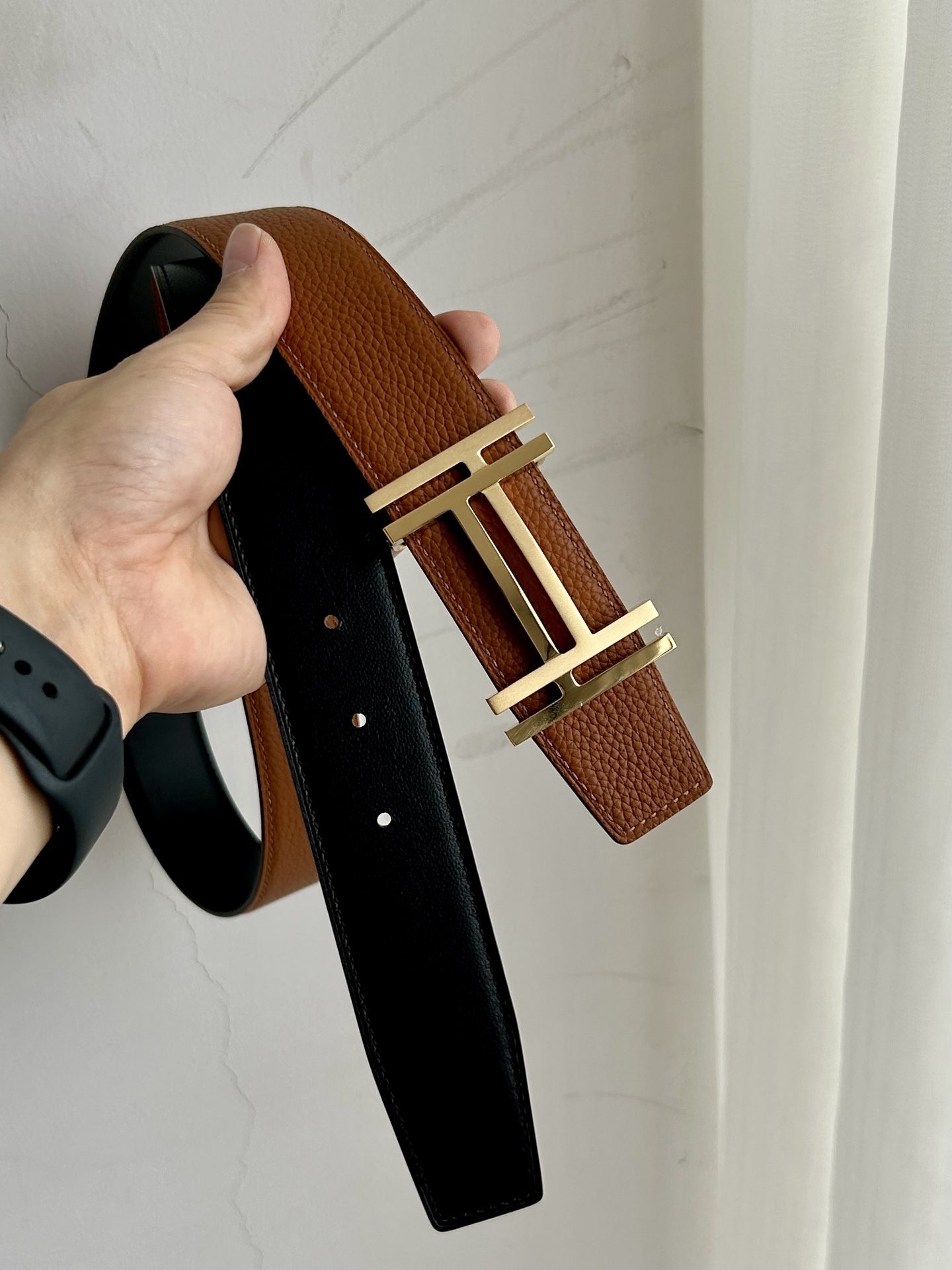 Luxury Reversible Leather Belt with Iconic H Buckle
