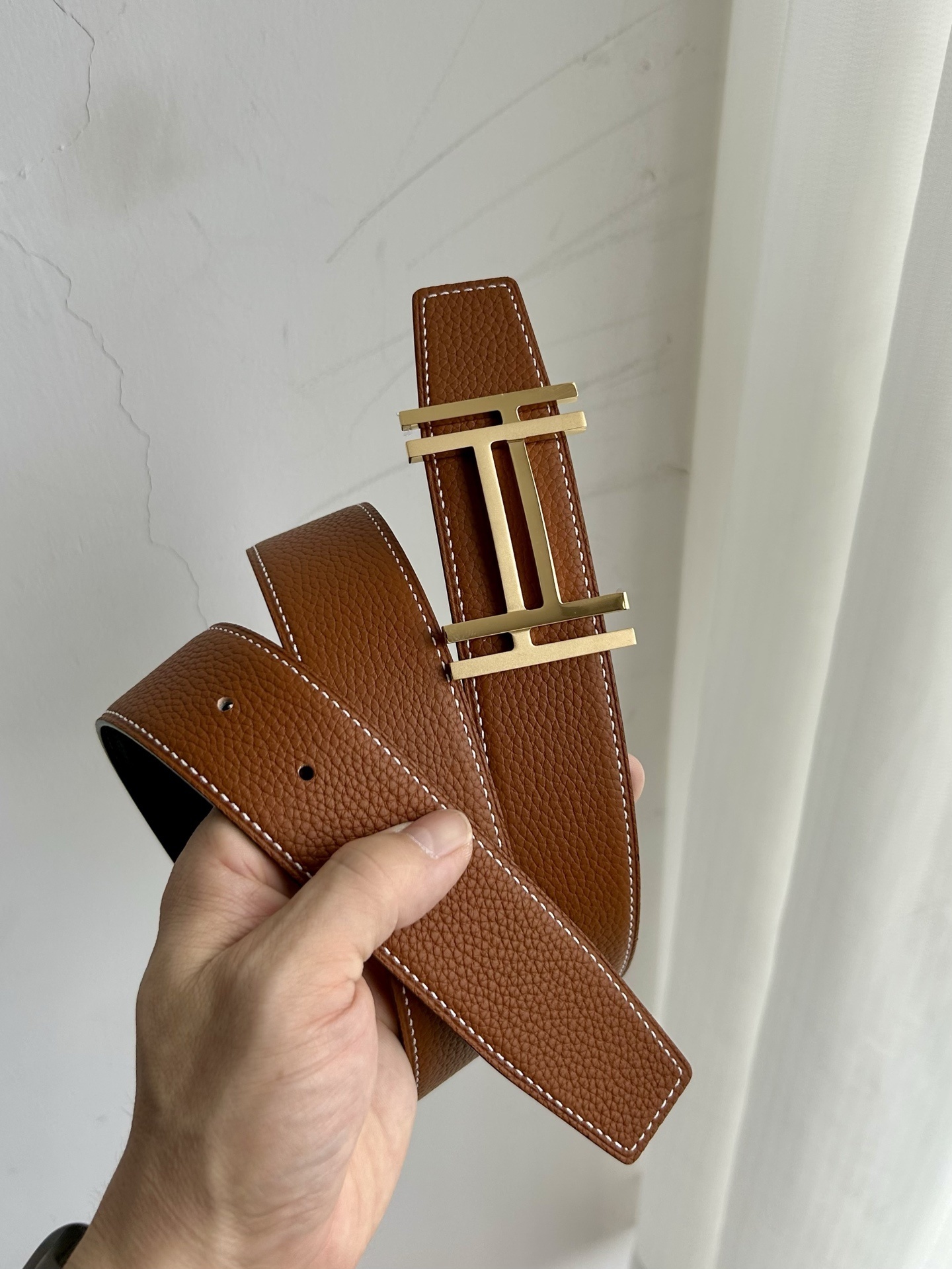 Luxury Textured Leather Belt - Classic H Buckle - Brown