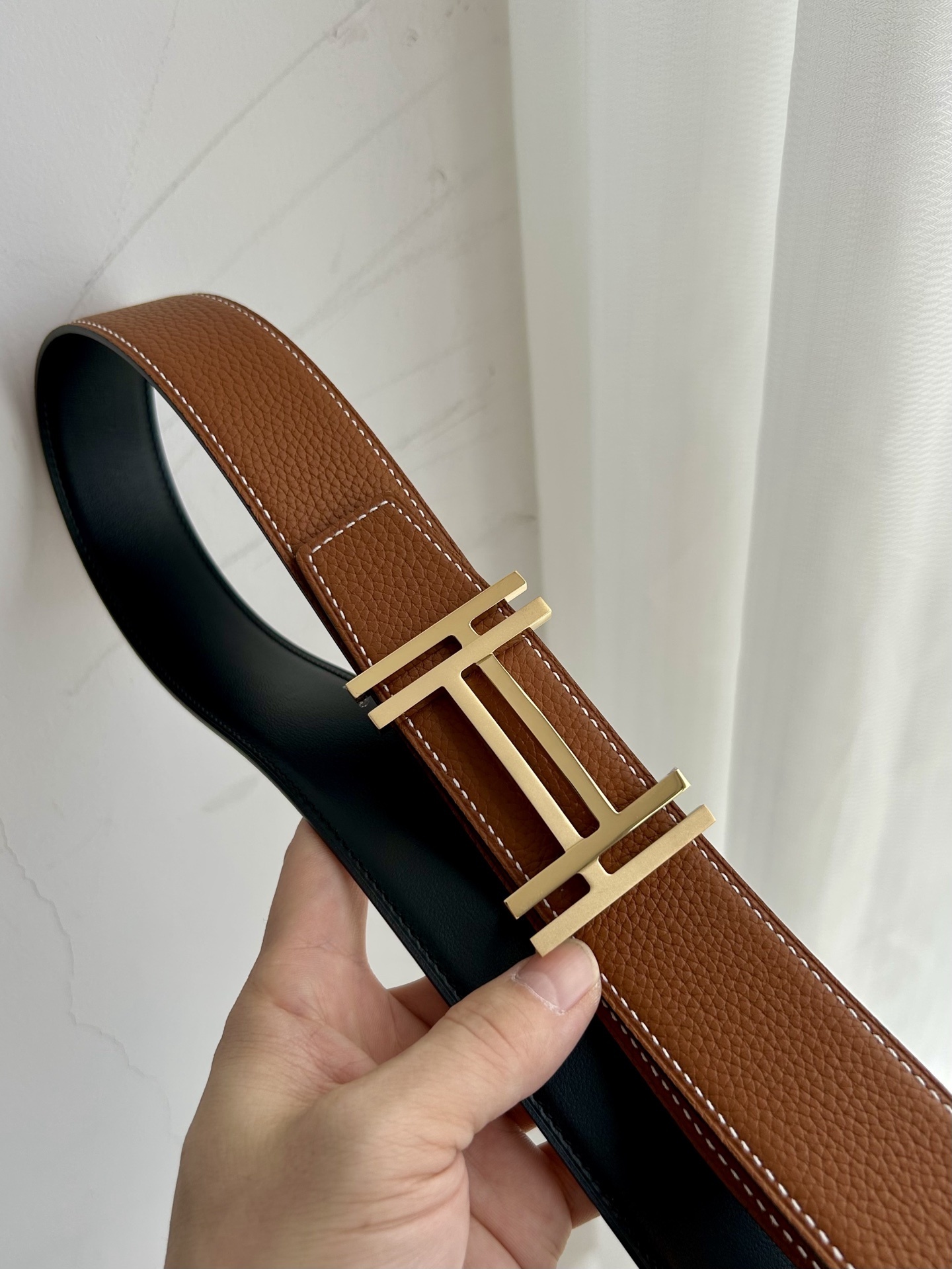 Luxury Textured Leather Belt - Classic H Buckle - Brown
