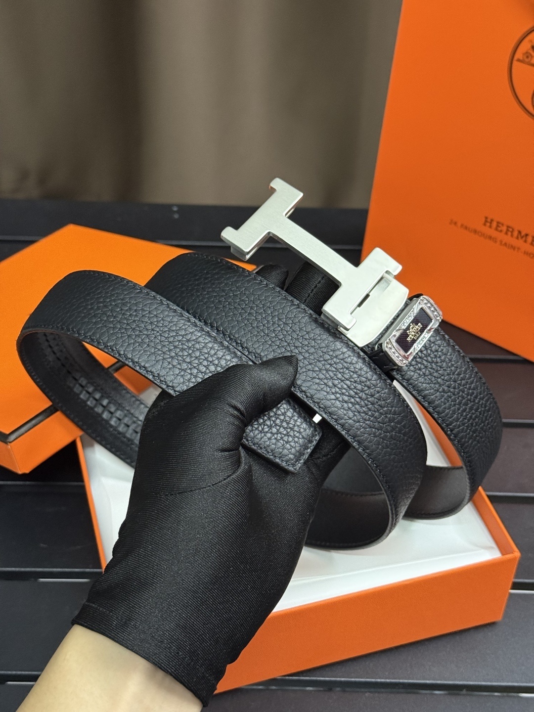 Luxury Men's Hermes Black Pebbled Leather Belt - Silver H Buckle