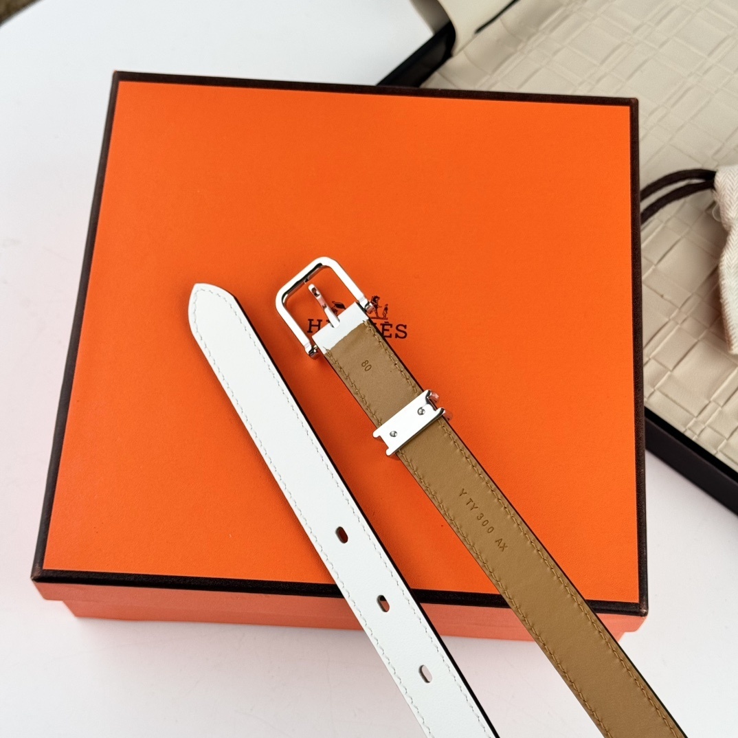 Elegant White Slim Leather Belt with Silver-Tone Geometric Buckle