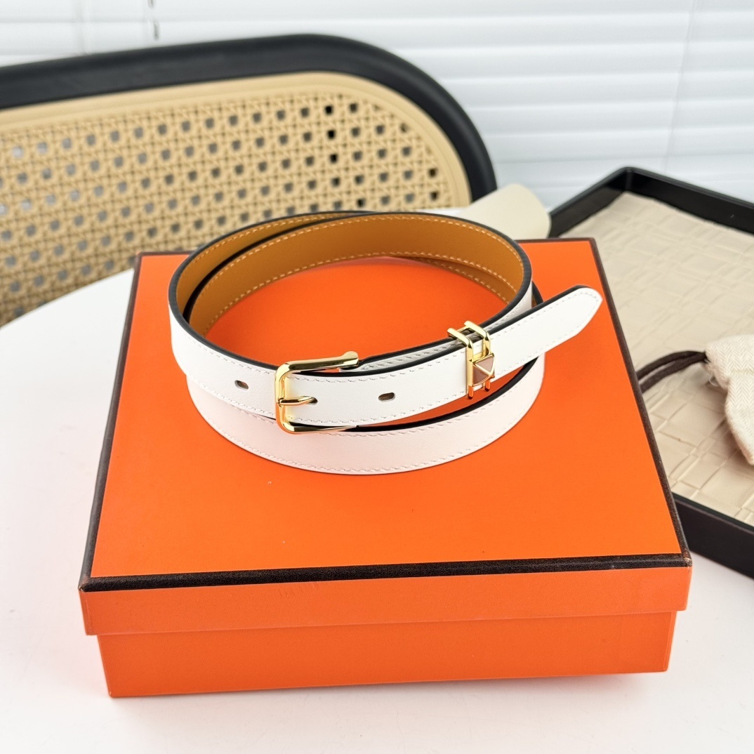 Hermès Women's White Leather Belt with Gold Buckle Luxury Accessory